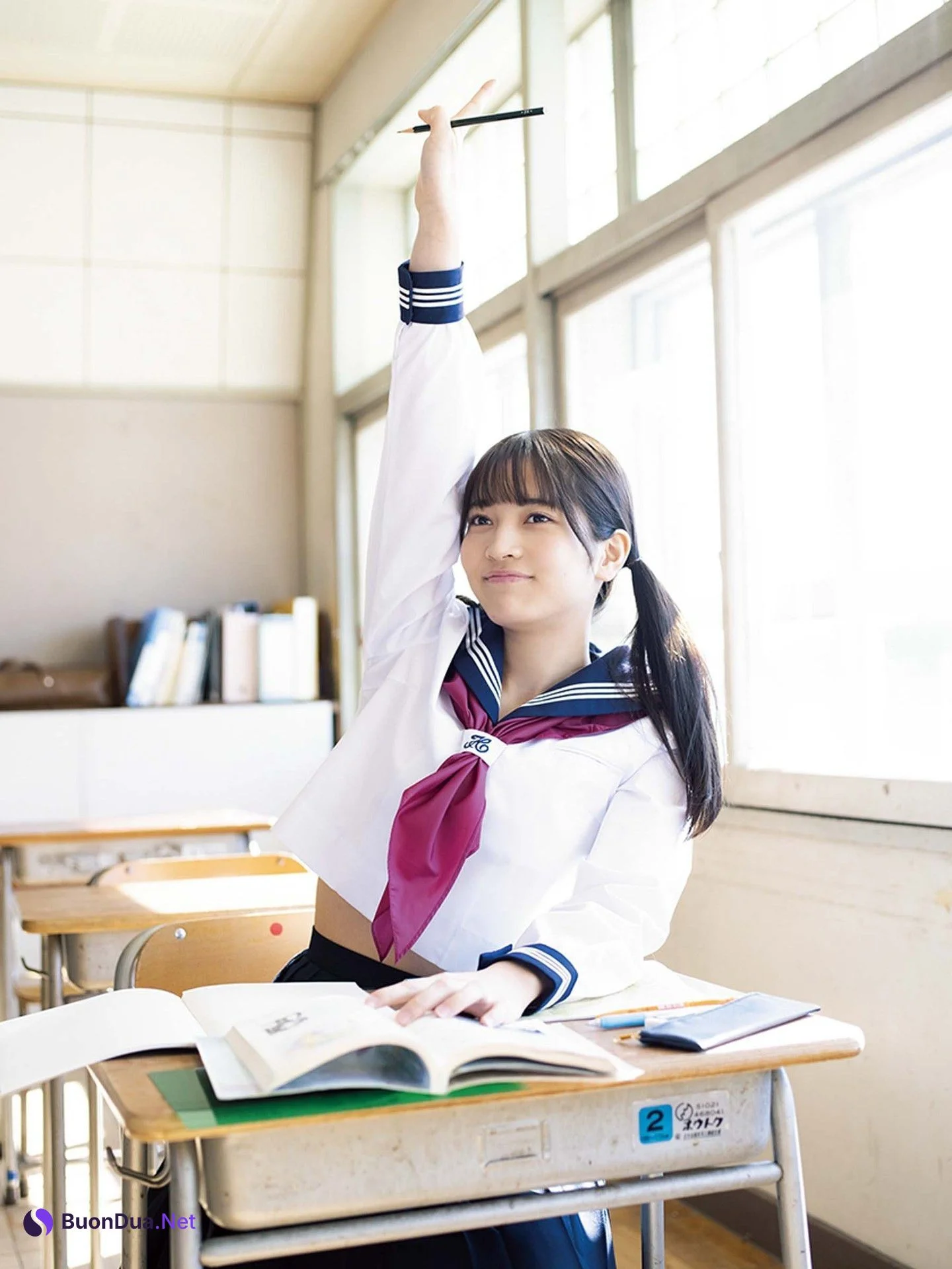 Nanako Kurosaki 黒嵜菜々子, デジタル写真集 ヤングキング [少女の卒業] - Photo 14