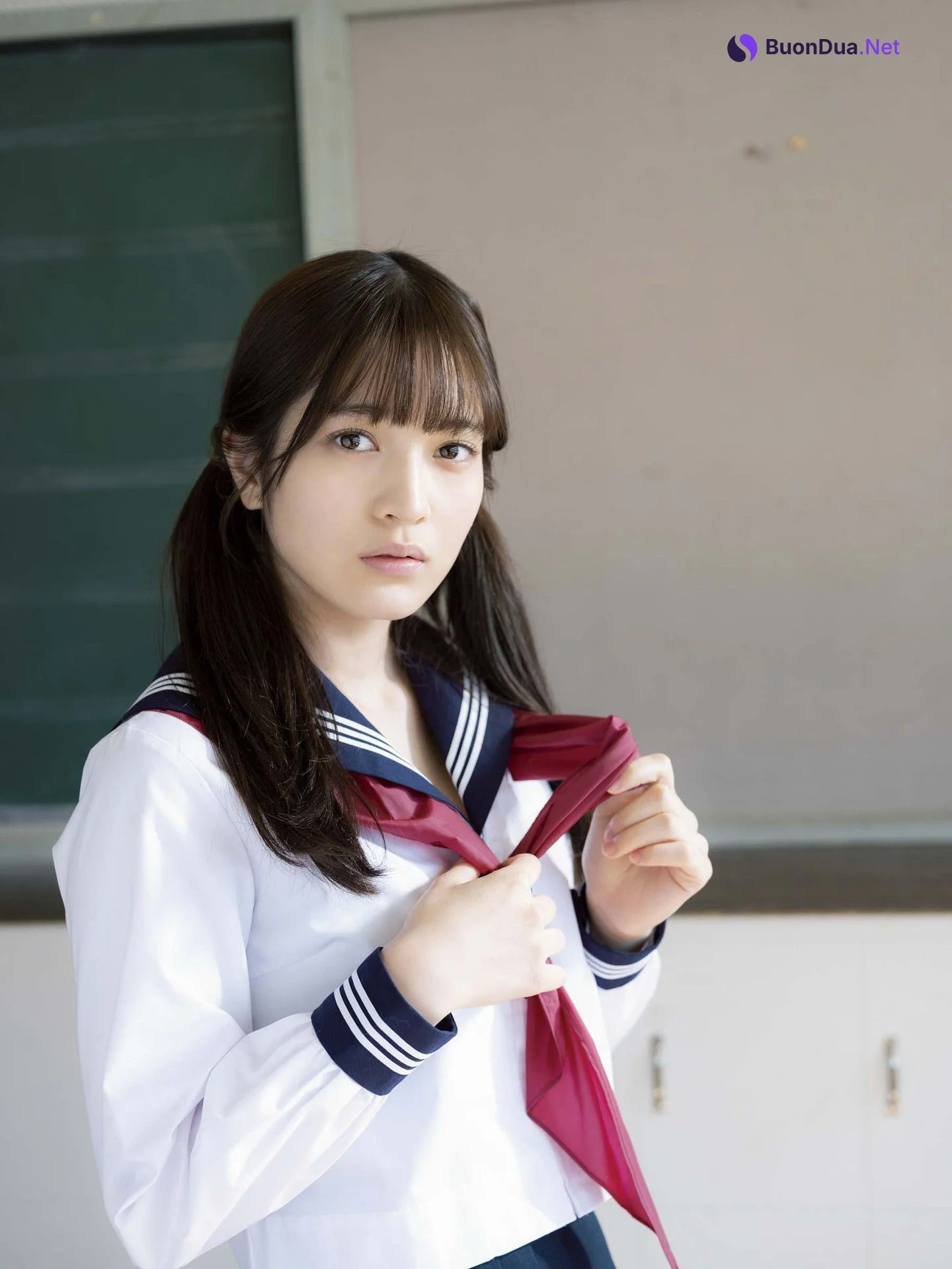 Nanako Kurosaki 黒嵜菜々子, デジタル写真集 ヤングキング [少女の卒業] - Photo 16