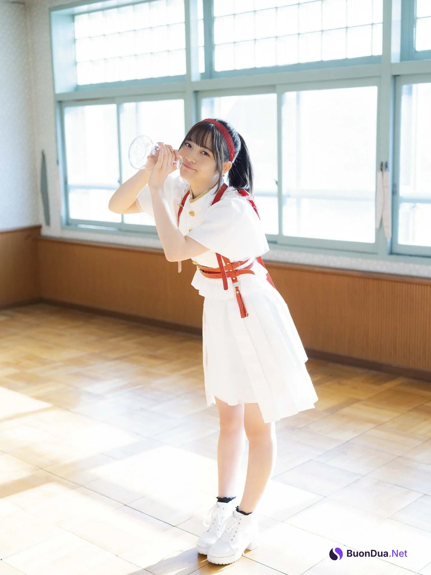 Nanako Kurosaki 黒嵜菜々子, デジタル写真集 ヤングキング [少女の卒業] - Photo 3