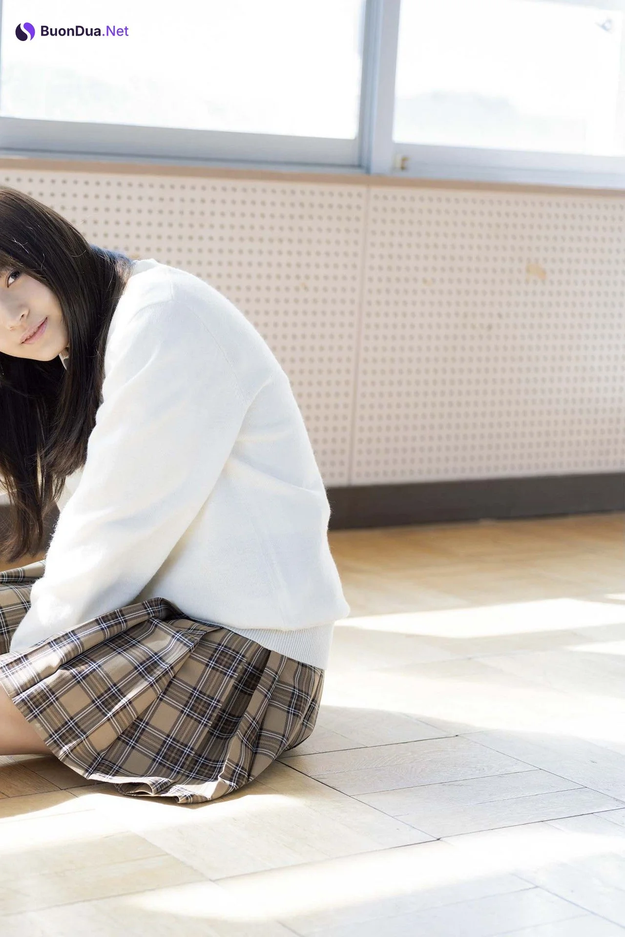 Nanako Kurosaki 黒嵜菜々子, デジタル写真集 ヤングキング [少女の卒業] - Photo 8