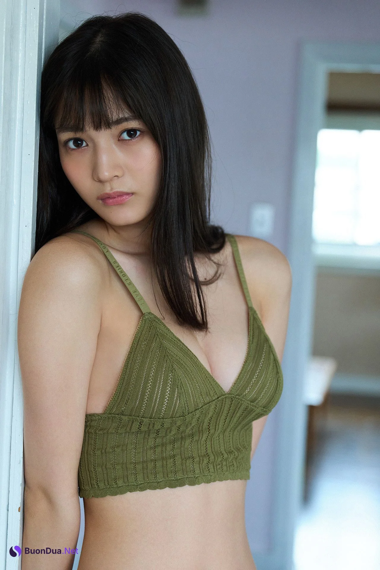 Nanako Kurosaki 黒嵜菜々子, FLASHデジタル写真集 「18歳、原石、輝く」 Set.02 - Photo 5