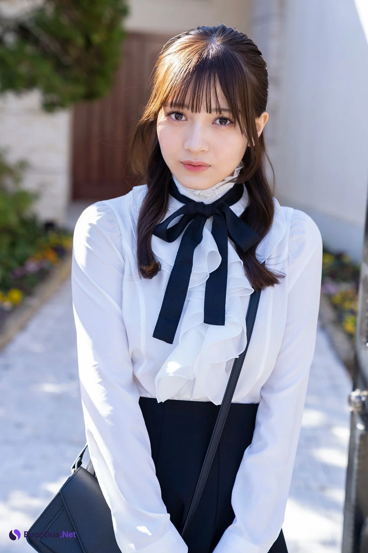 Nanako Kurosaki 黒嵜菜々子, FLASHデジタル写真集 「とろけるお嬢様」 Set.01 - Photo 3