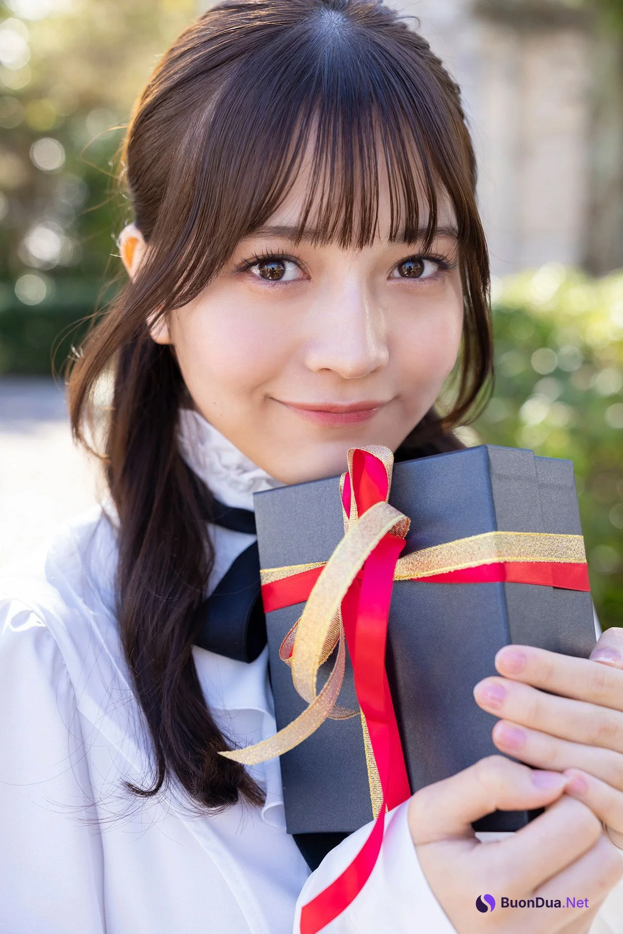 Nanako Kurosaki 黒嵜菜々子, FLASHデジタル写真集 「とろけるお嬢様」 Set.01 - Photo 4