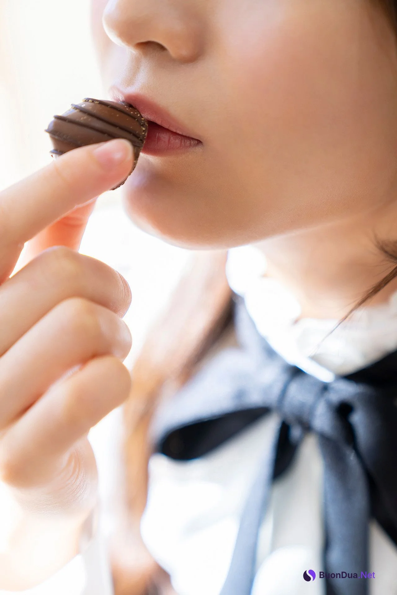 Nanako Kurosaki 黒嵜菜々子, FLASHデジタル写真集 「とろけるお嬢様」 Set.01 - Photo 9