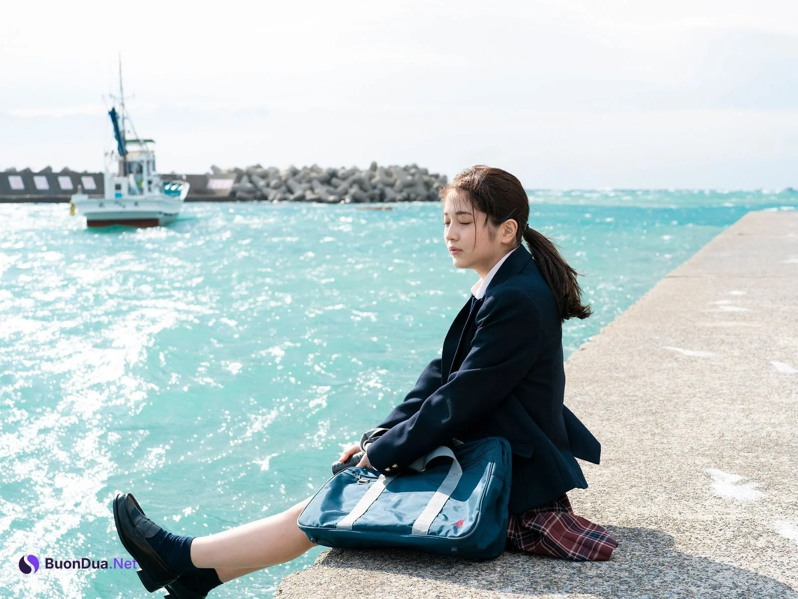 Nanako Kurosaki 黒嵜菜々子, FLASHデジタル写真集 「最後の制服」 Set.02 - Photo 2