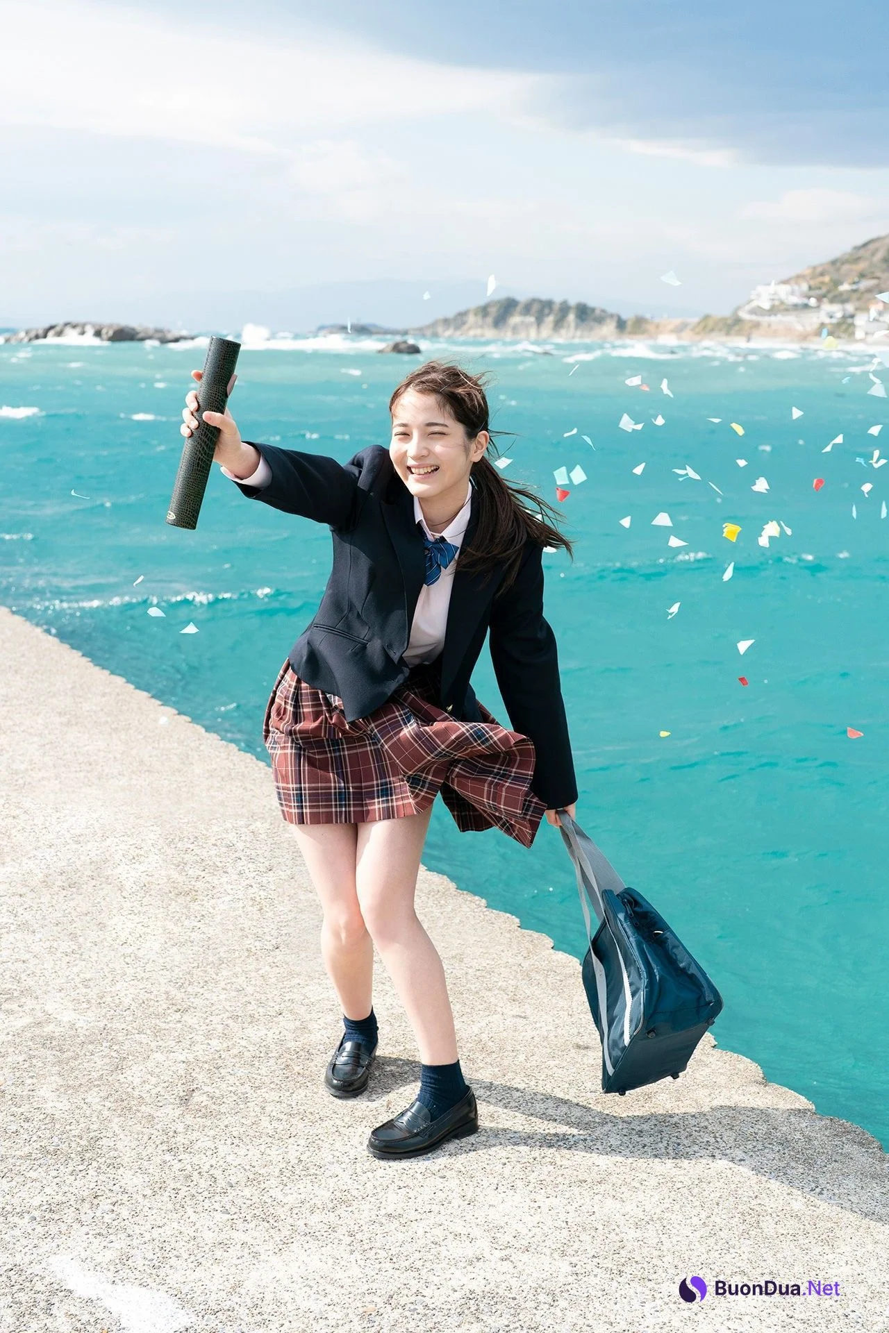 Nanako Kurosaki 黒嵜菜々子, FLASHデジタル写真集 「最後の制服」 Set.02 - Photo 8