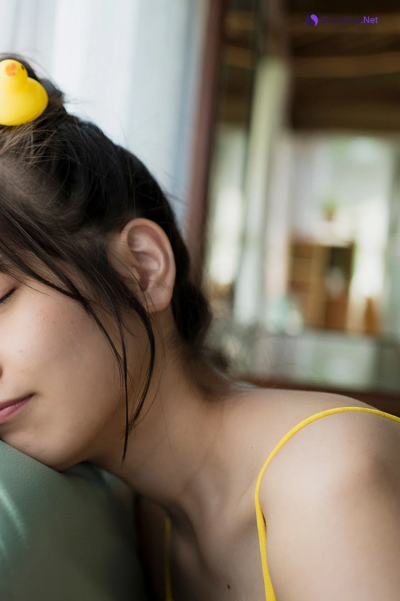Nanako Kurosaki 黒嵜菜々子, FLASHデジタル写真集 「青春しよっか～日曜日の朝編～」 Set.03 - Photo 18