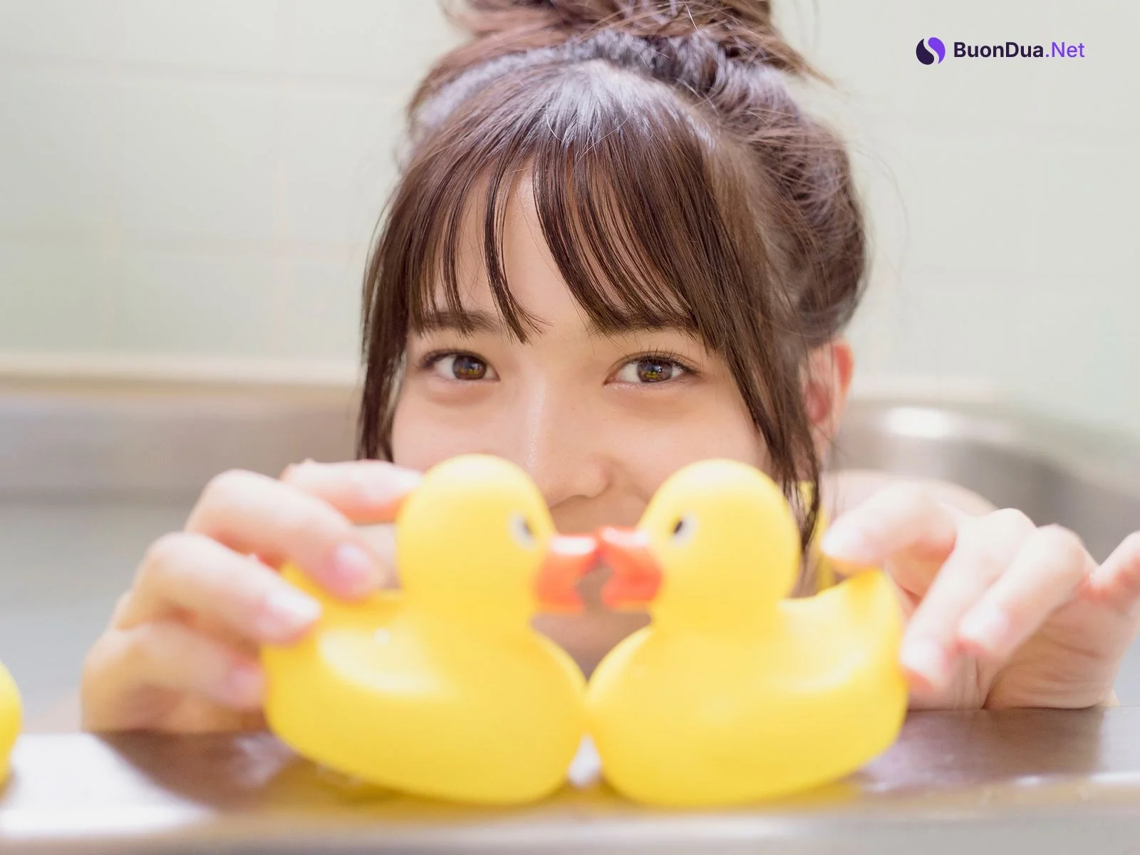 Nanako Kurosaki 黒嵜菜々子, FLASHデジタル写真集 「青春しよっか～日曜日の朝編～」 Set.04 - Photo 11