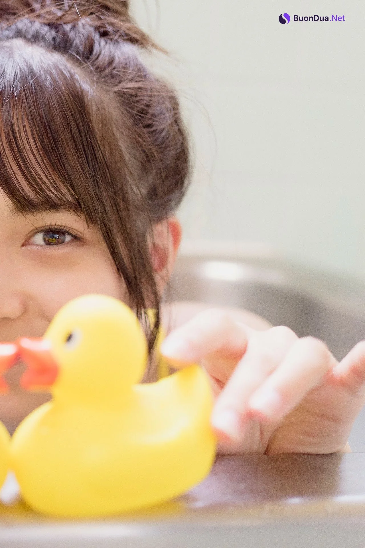 Nanako Kurosaki 黒嵜菜々子, FLASHデジタル写真集 「青春しよっか～日曜日の朝編～」 Set.04 - Photo 13