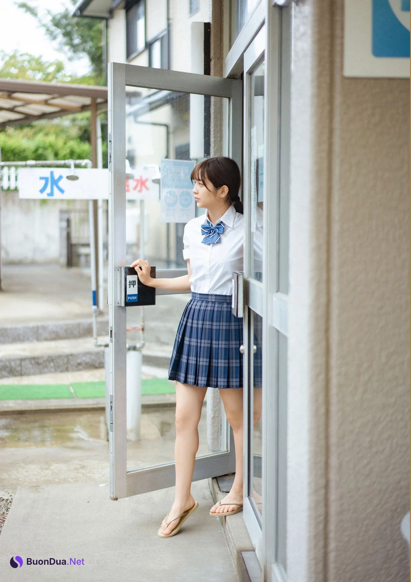 Nanako Kurosaki 黒嵜菜々子, 写真集 Gテレデジタル！ セーラー服を 脱がけないで！！ Set.02 - Photo 15