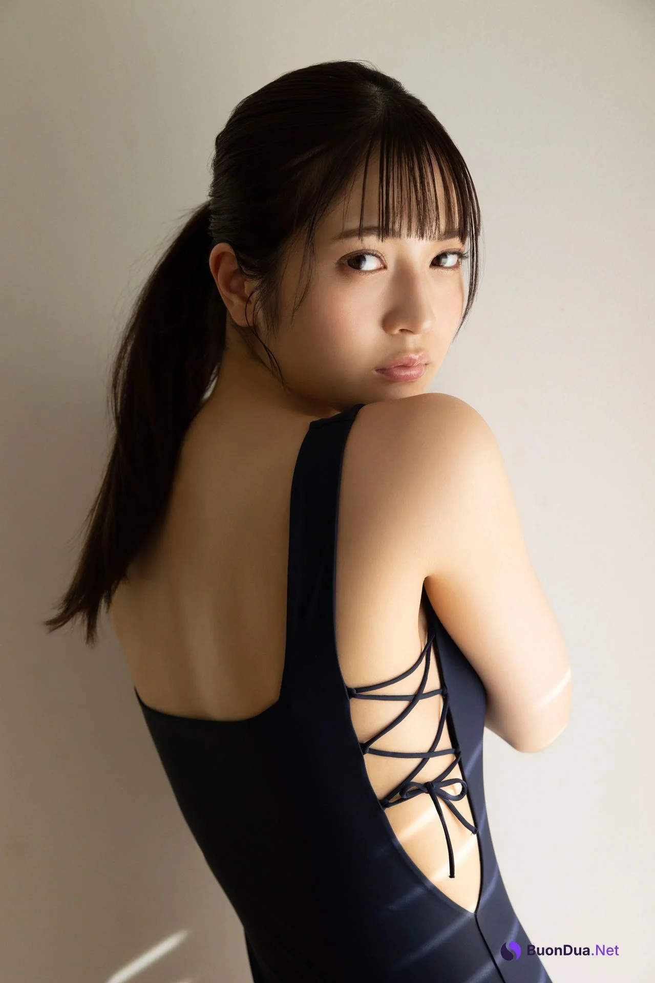 Nanako Kurosaki 黒嵜菜々子, ＦＲＩＤＡＹデジタル写真集 「少女卒業 Vol.1」 Set.01 - Photo 4