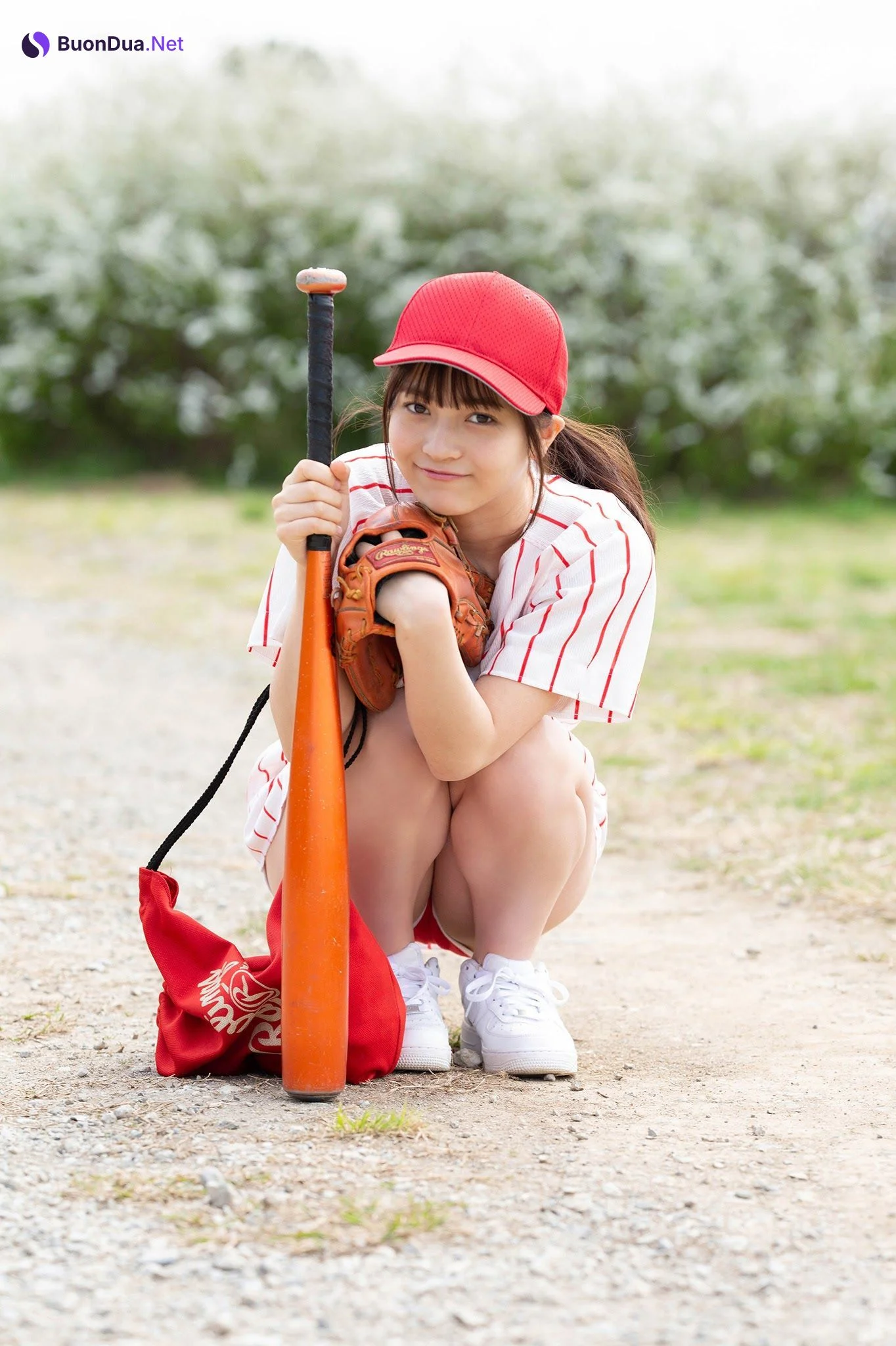 Nanako Kurosaki 黒嵜菜々子, ヤンマガWeb グラビアちゃんはバズりたい Set.02 - Photo 2