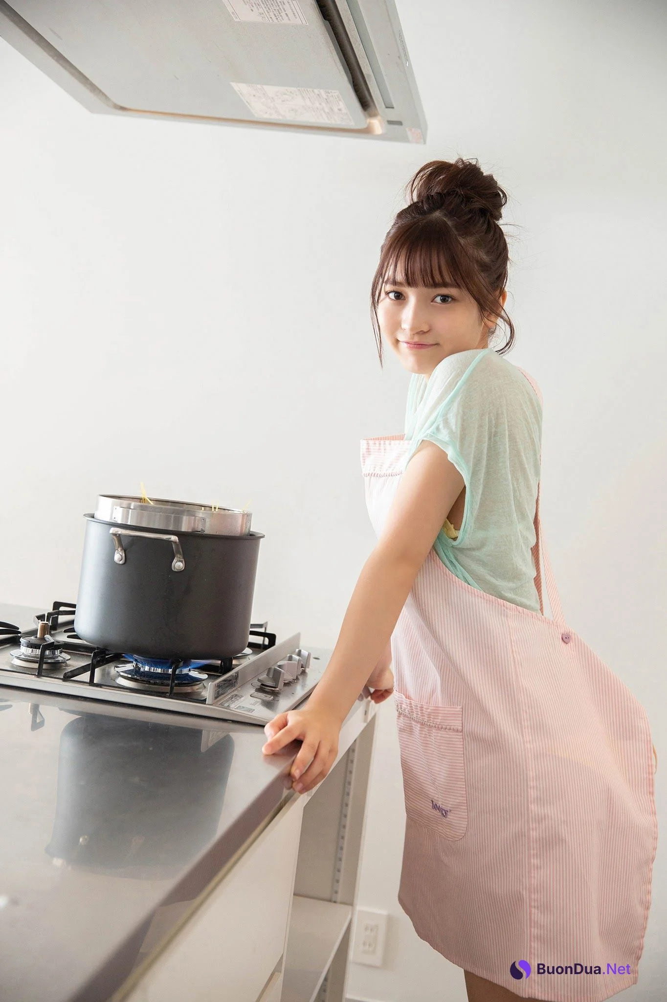 Nanako Kurosaki 黒嵜菜々子, ヤンマガWeb グラビアちゃんはバズりたい Set.03 - Photo 2