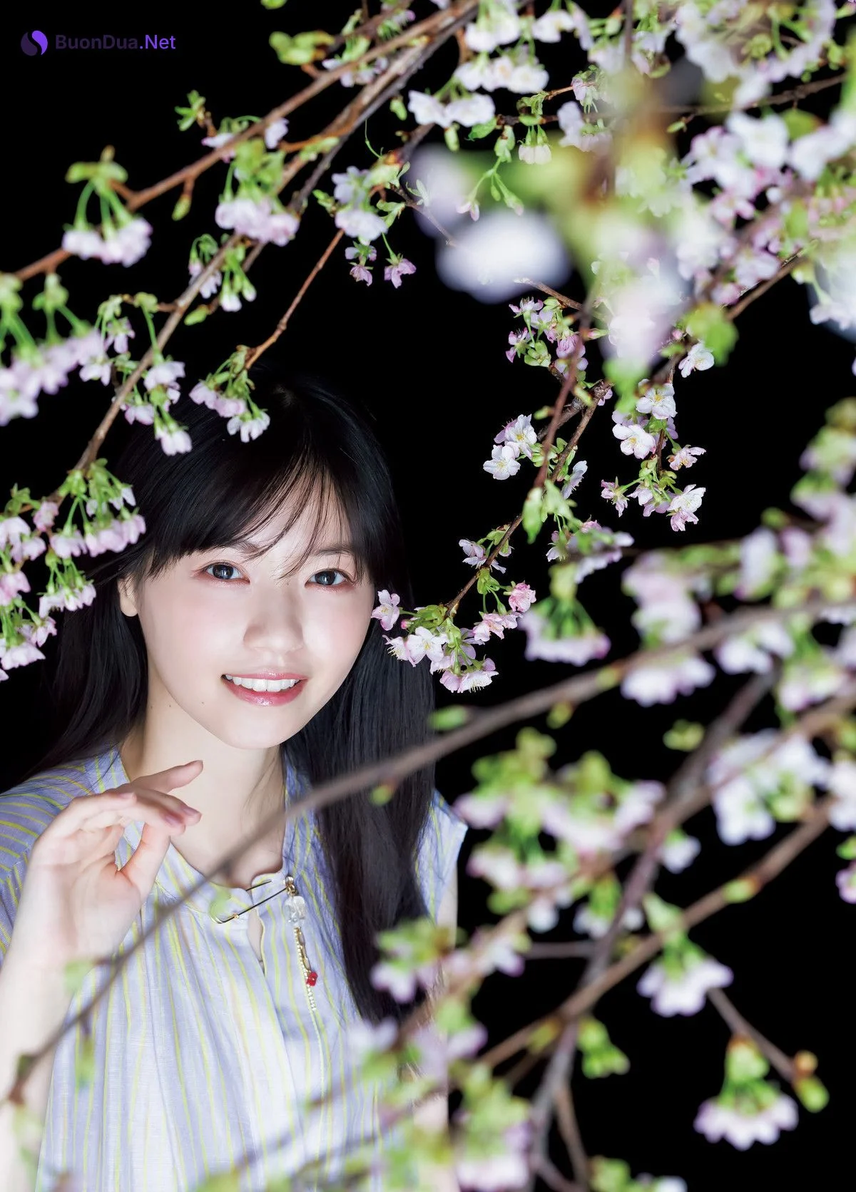 Nanase Nishino 西野七瀬, Young Jump 2023 No.16 (ヤングジャンプ 2023年16号) - Photo 13