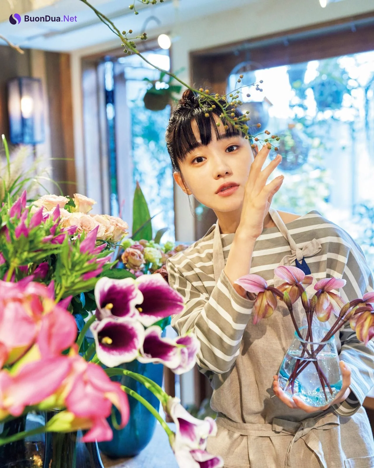 Nao 奈緒, FLASH 2021.12.14 (フラッシュ 2021年12月14日号) - Photo 13