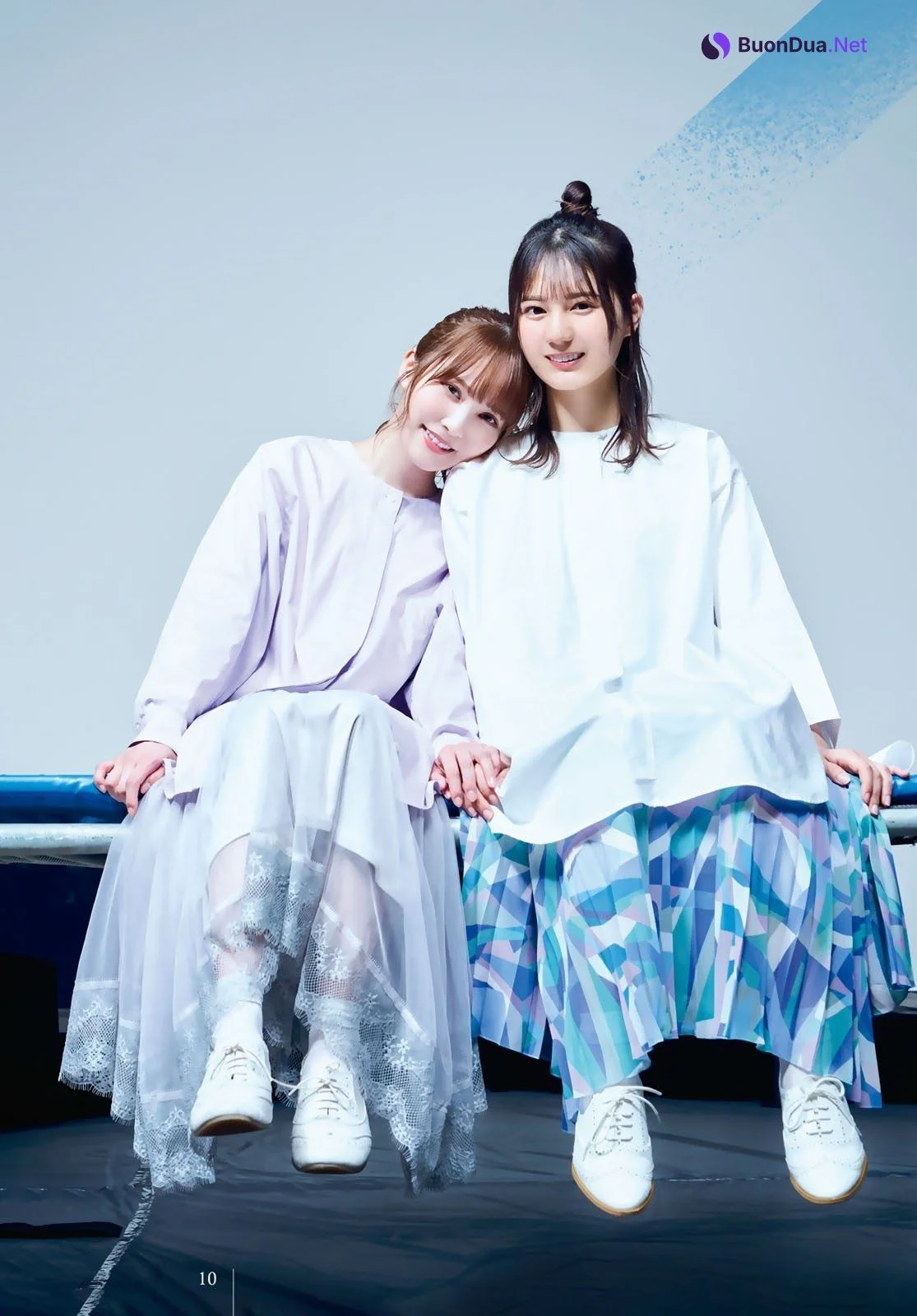 Nao Kosaka 小坂菜緒, Shiho Kato 加藤史帆, Shonen Magazine 2021 No.25 (週刊少年マガジン 2021年25号) - Photo 12