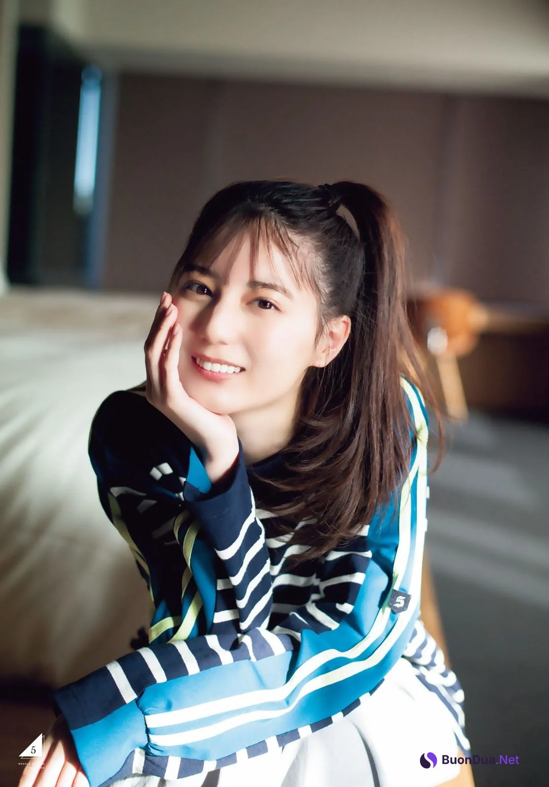 Nao Kosaka 小坂菜緒, Shonen Magazine 2023 No.24 (週刊少年マガジン 2023年24号) - Photo 6