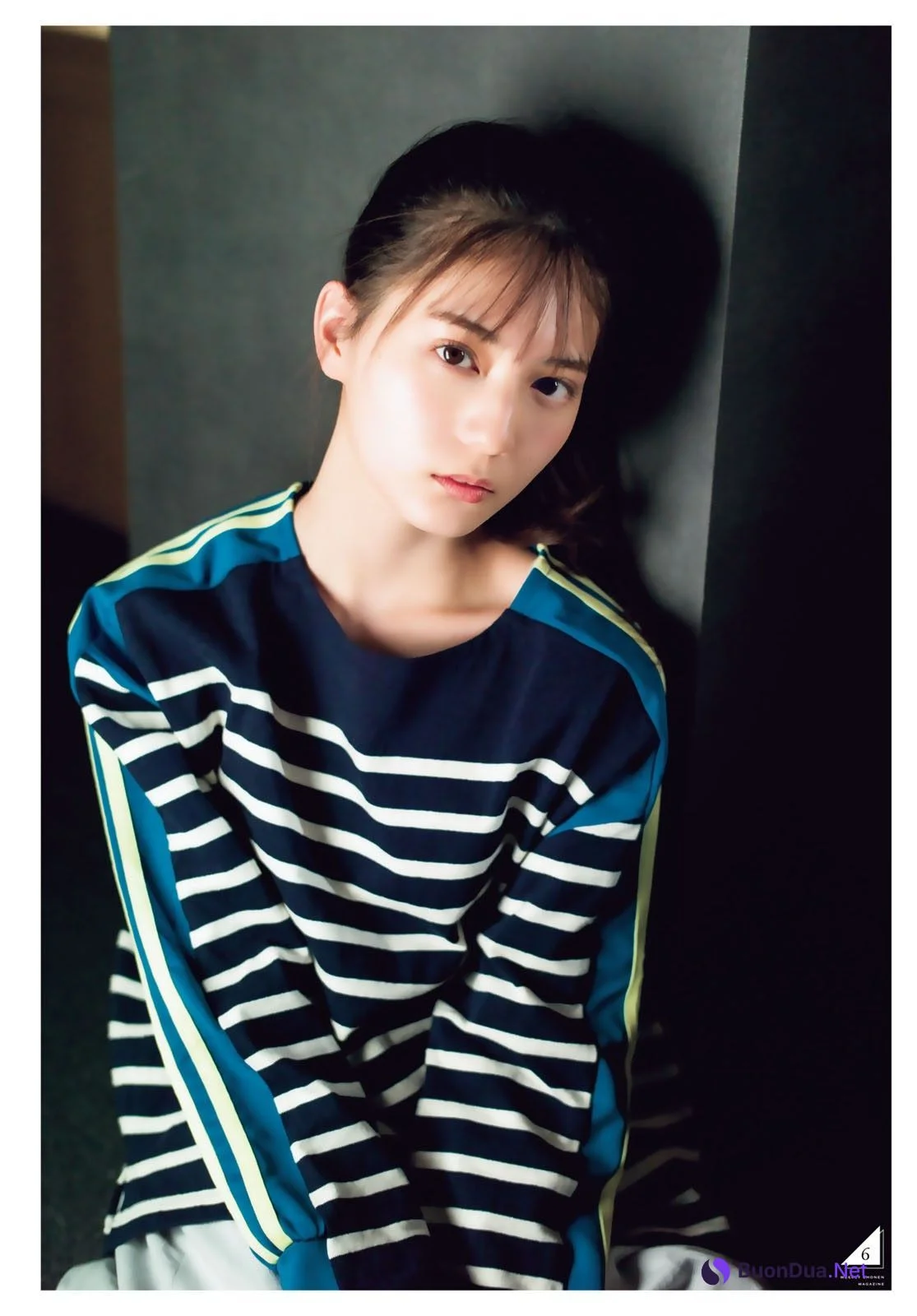 Nao Kosaka 小坂菜緒, Shonen Magazine 2023 No.24 (週刊少年マガジン 2023年24号) - Photo 7