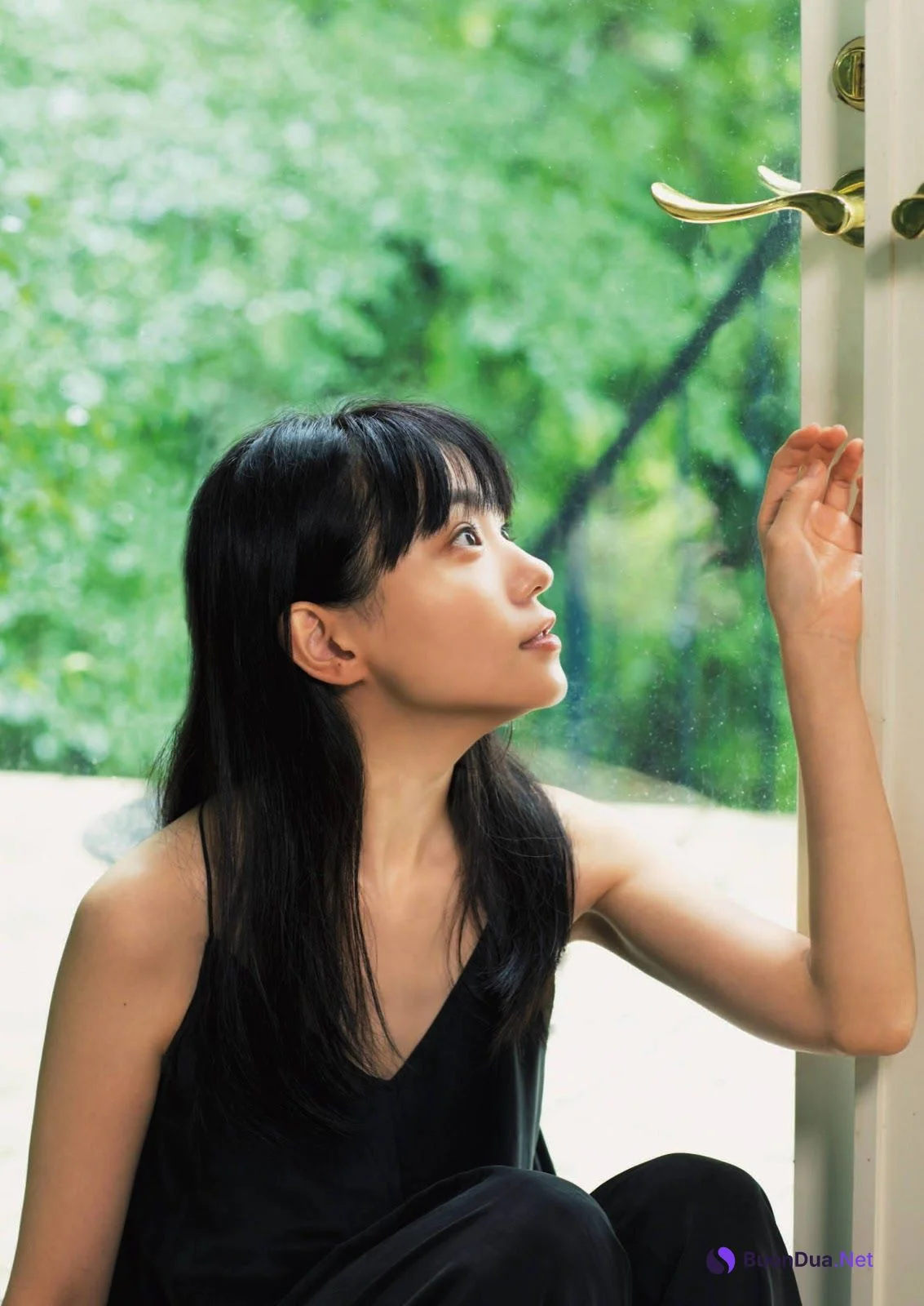 NAO 奈緒, Shukan Bunshun 2021.09.16 (週刊文春 2021年9月16日号) - Photo 2
