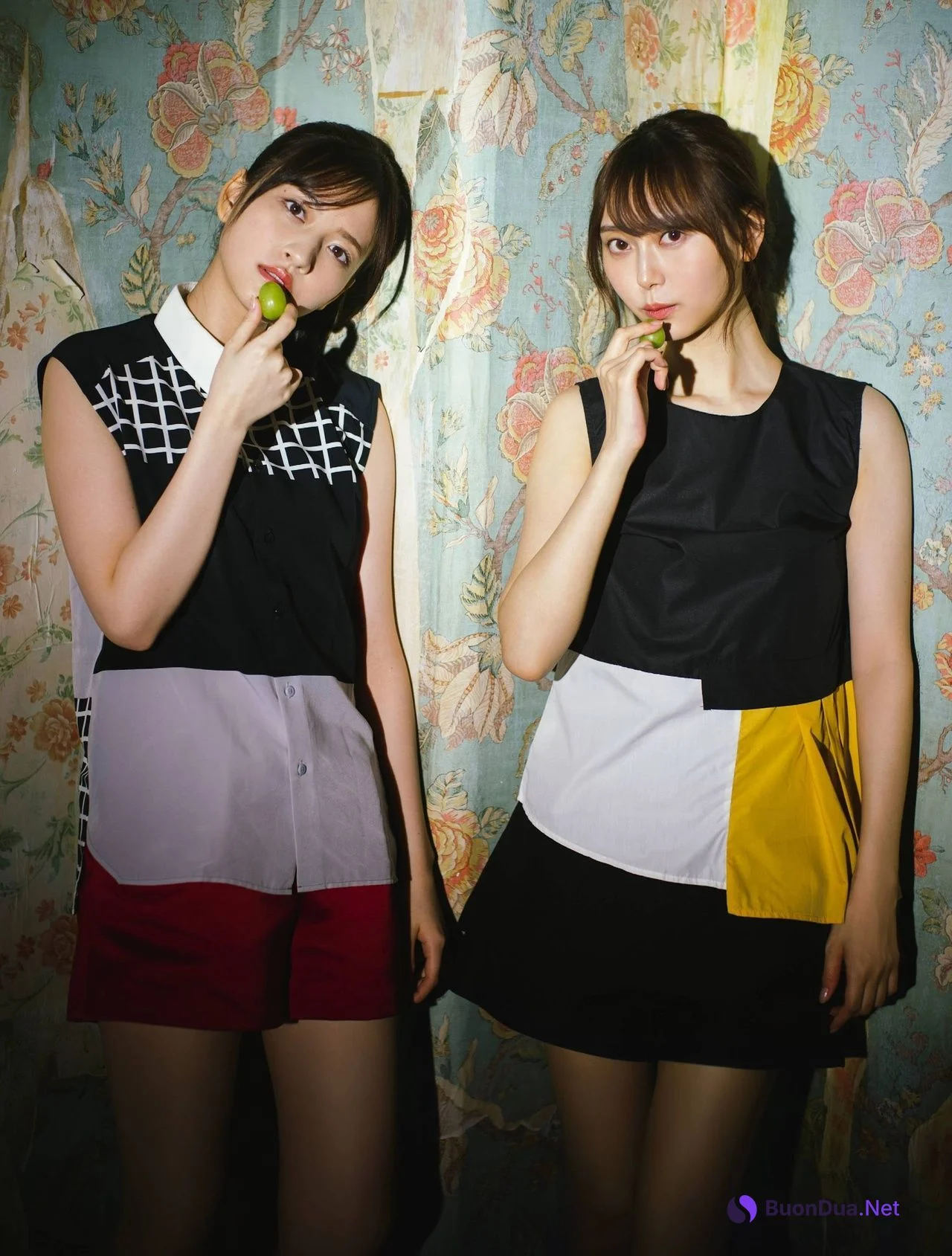 Nao Yumiki 弓木奈於, Saya Kanagawa 金川紗耶, Platinum FLASH 2021 Vol.16 - Photo 5