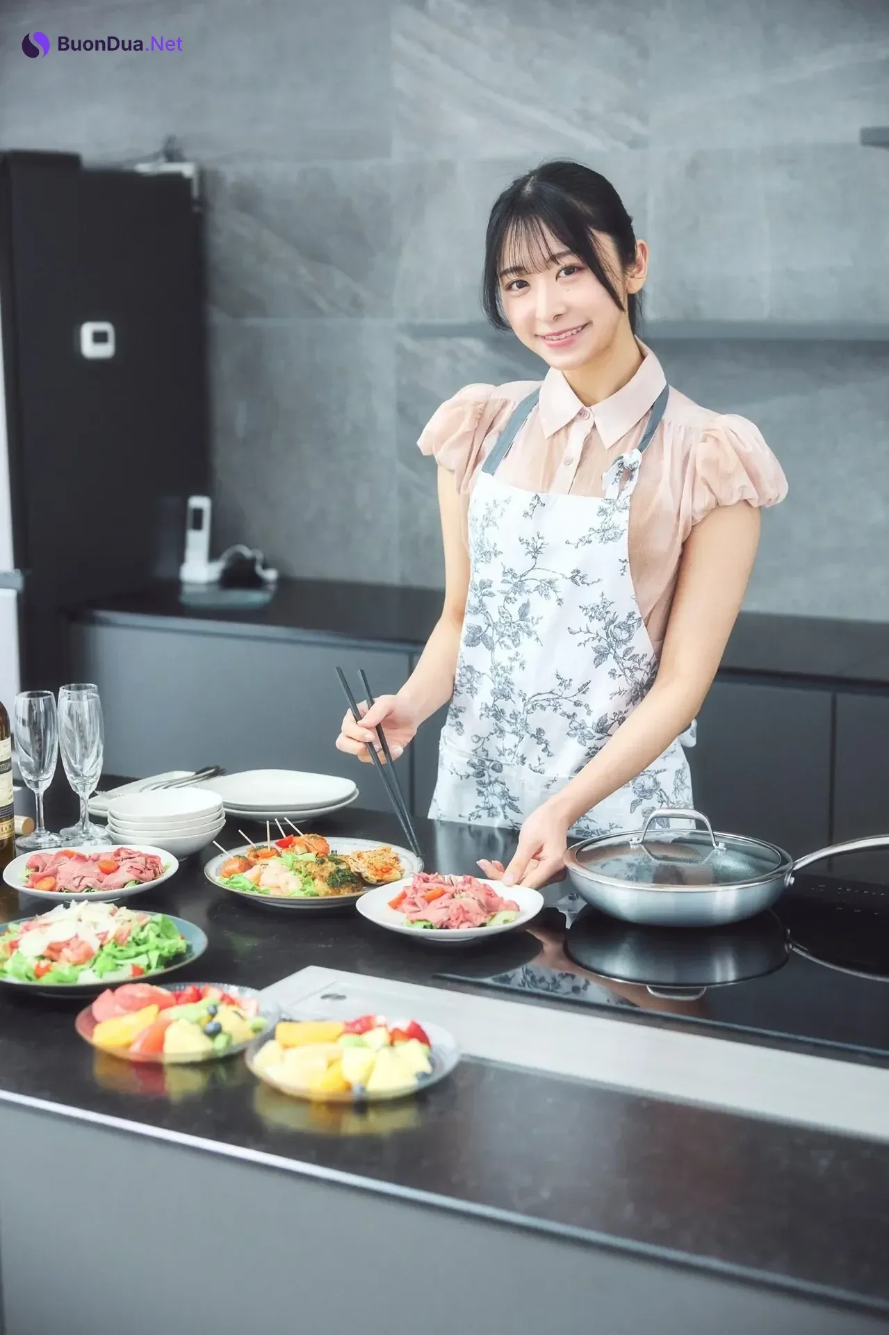 Naomi Majima 真島なおみ, SPA！デジタル写真集 「先輩の奥さん」 Set.01 - Photo 3