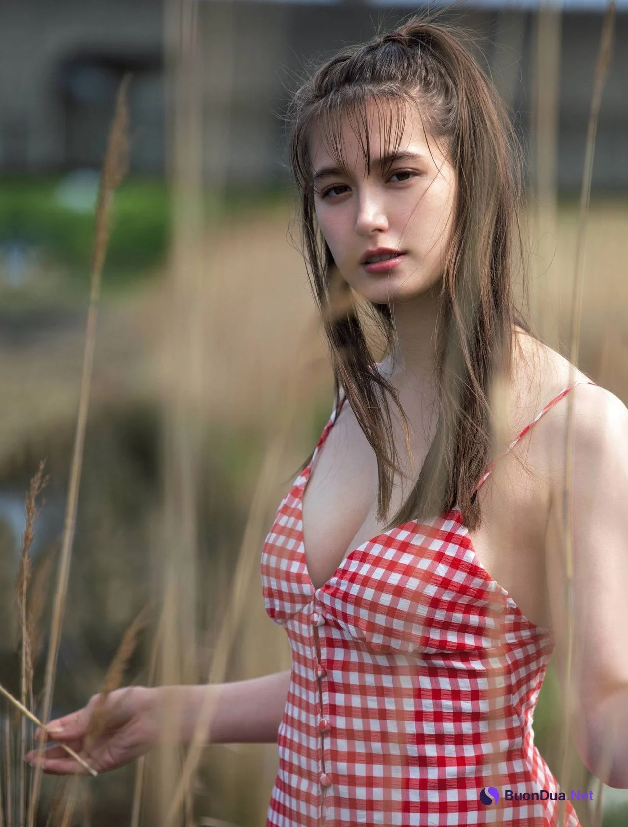 Naomi Trauden トラウデン直美, FRIDAY 2021.05.07-14 (フライデー 2021年5月7-14日号) - Photo 5