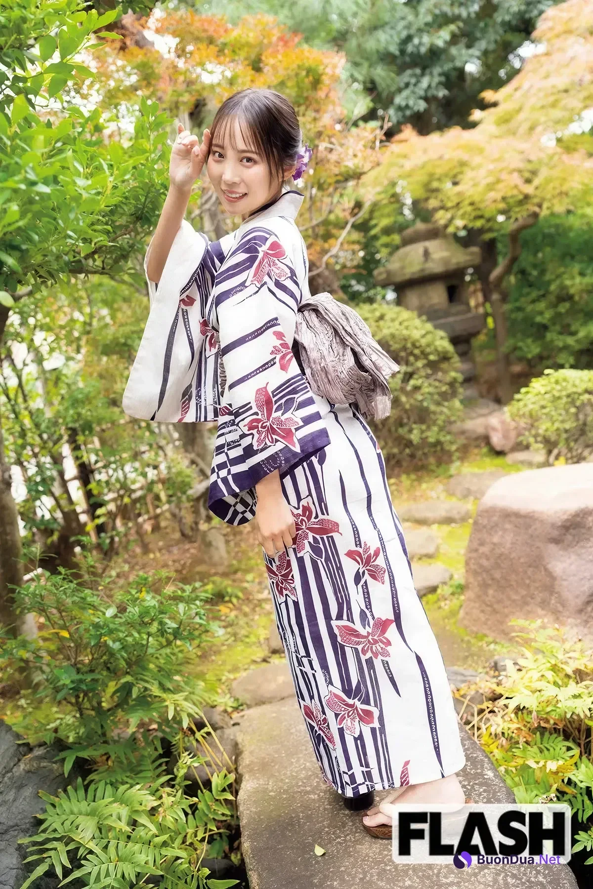 Narumi Aoi 葵成美, FLASH 2025.12.23 (フラッシュ 2025年12月23日号) - Photo 6