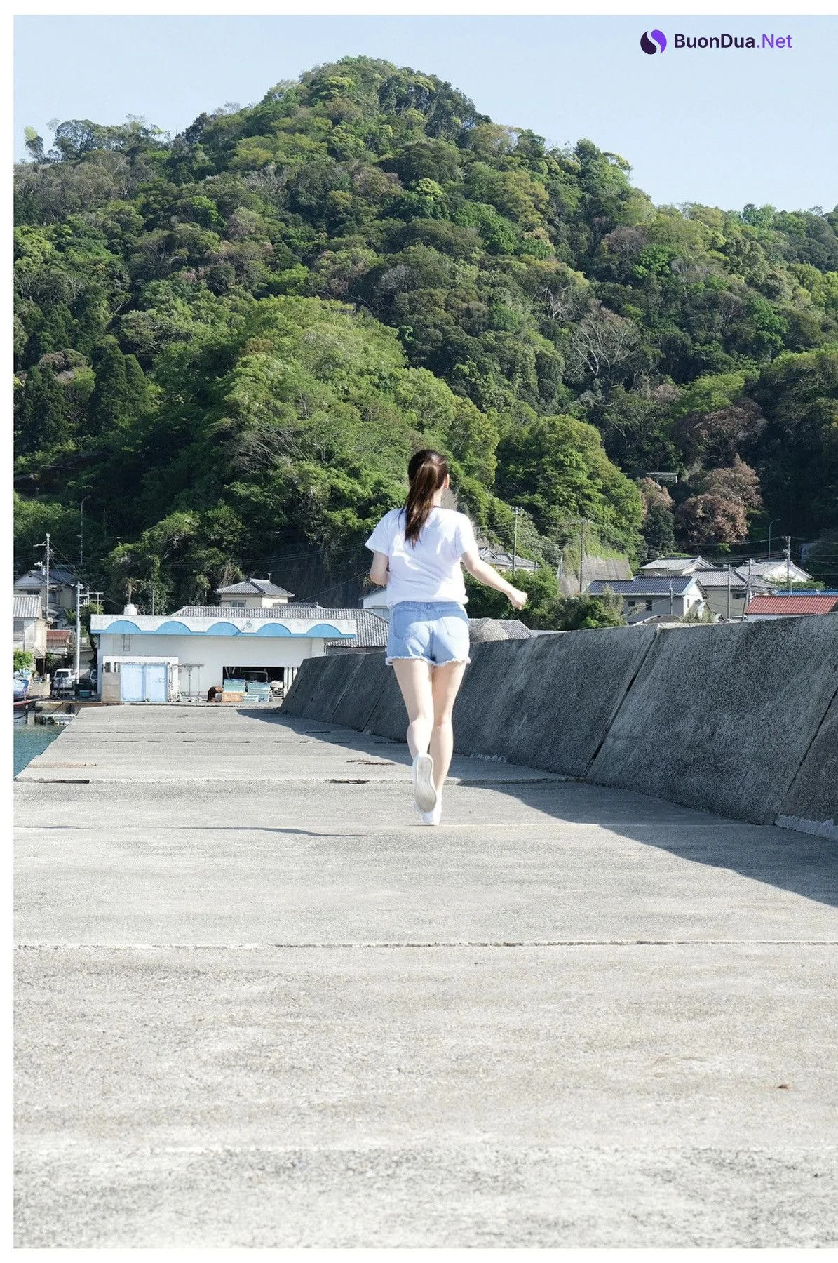 Narumi Hirose 広瀬なるみ, ヌード写真集 『風に包まれて』 Set.02 - Photo 2