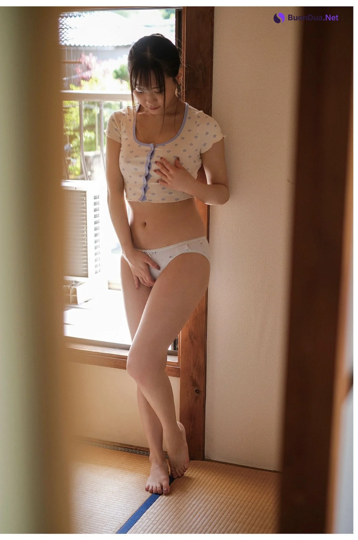 Narumi Hirose 広瀬なるみ, ヌード写真集 『風に包まれて』 Set.05 - Photo 12