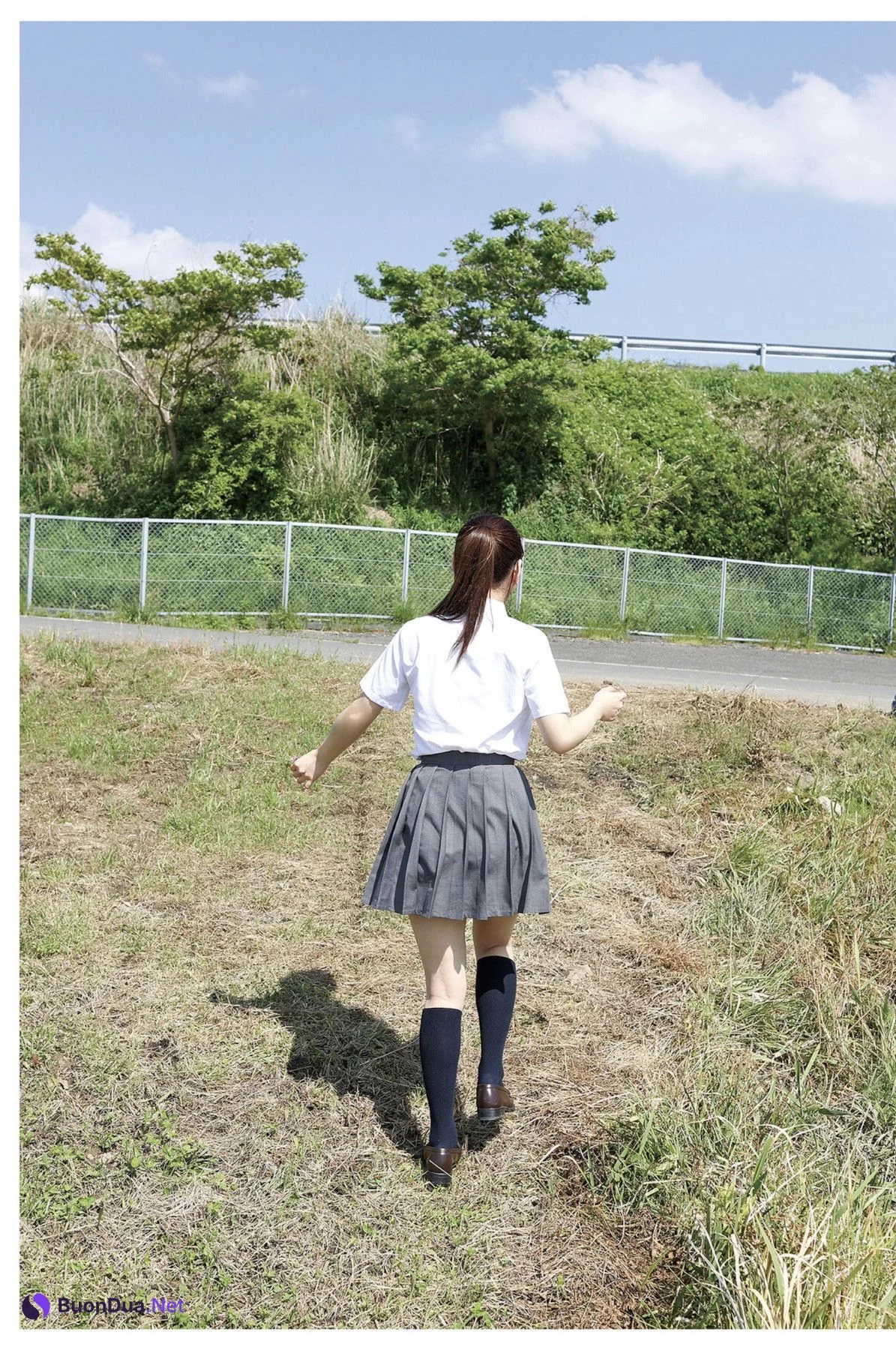 Narumi Hirose 広瀬なるみ, ヌード写真集 『風に包まれて』 Set.06 - รูปภาพ 11