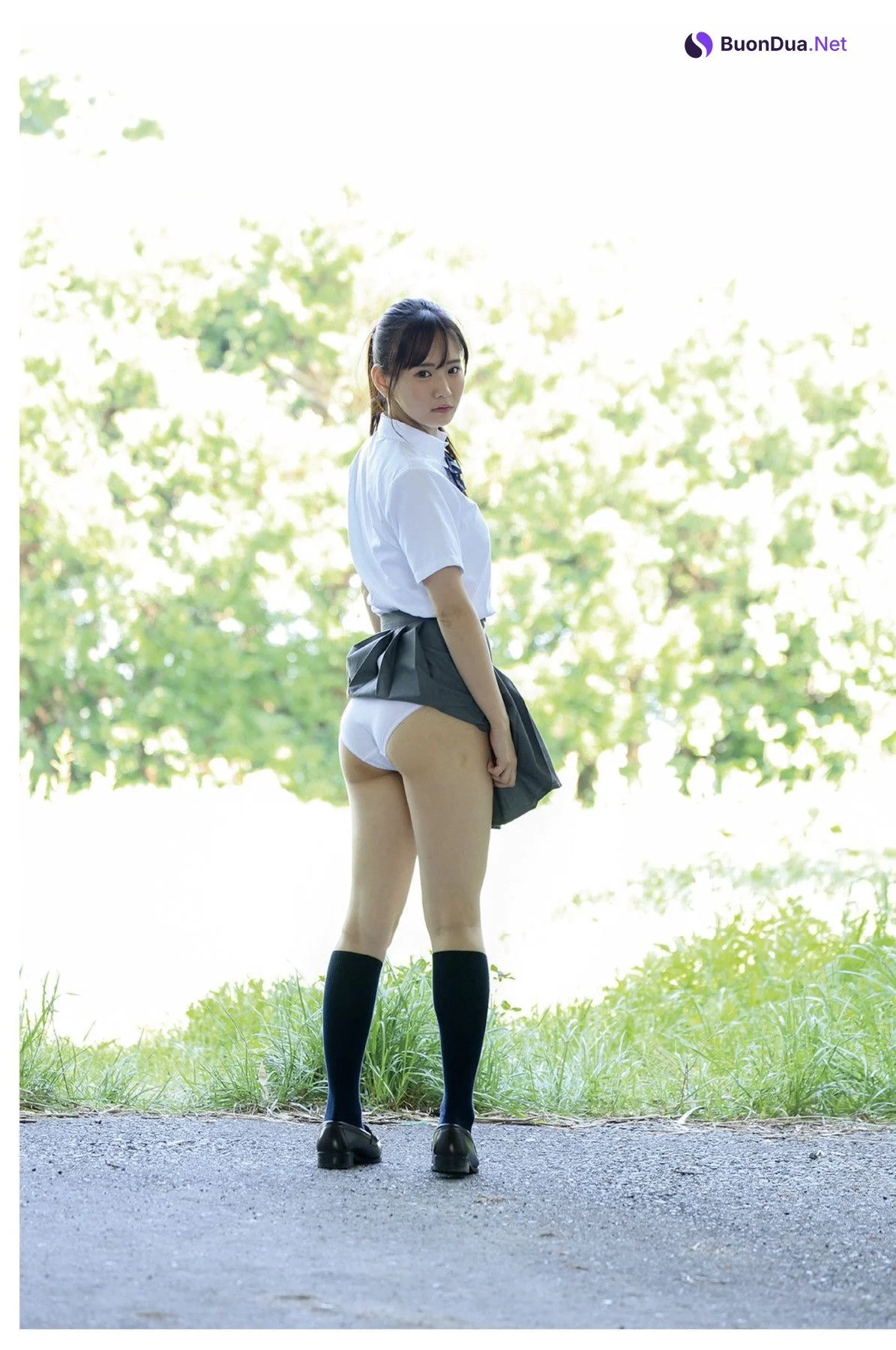 Narumi Hirose 広瀬なるみ, ヌード写真集 『風に包まれて』 Set.06 - รูปภาพ 13