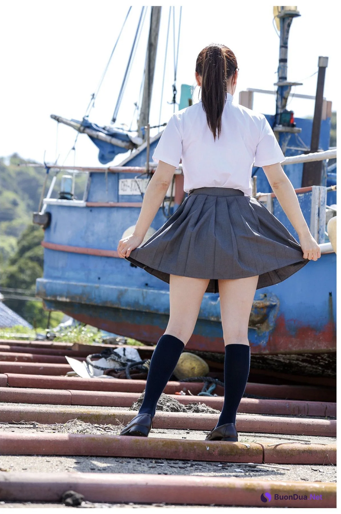 Narumi Hirose 広瀬なるみ, ヌード写真集 『風に包まれて』 Set.06 - รูปภาพ 5