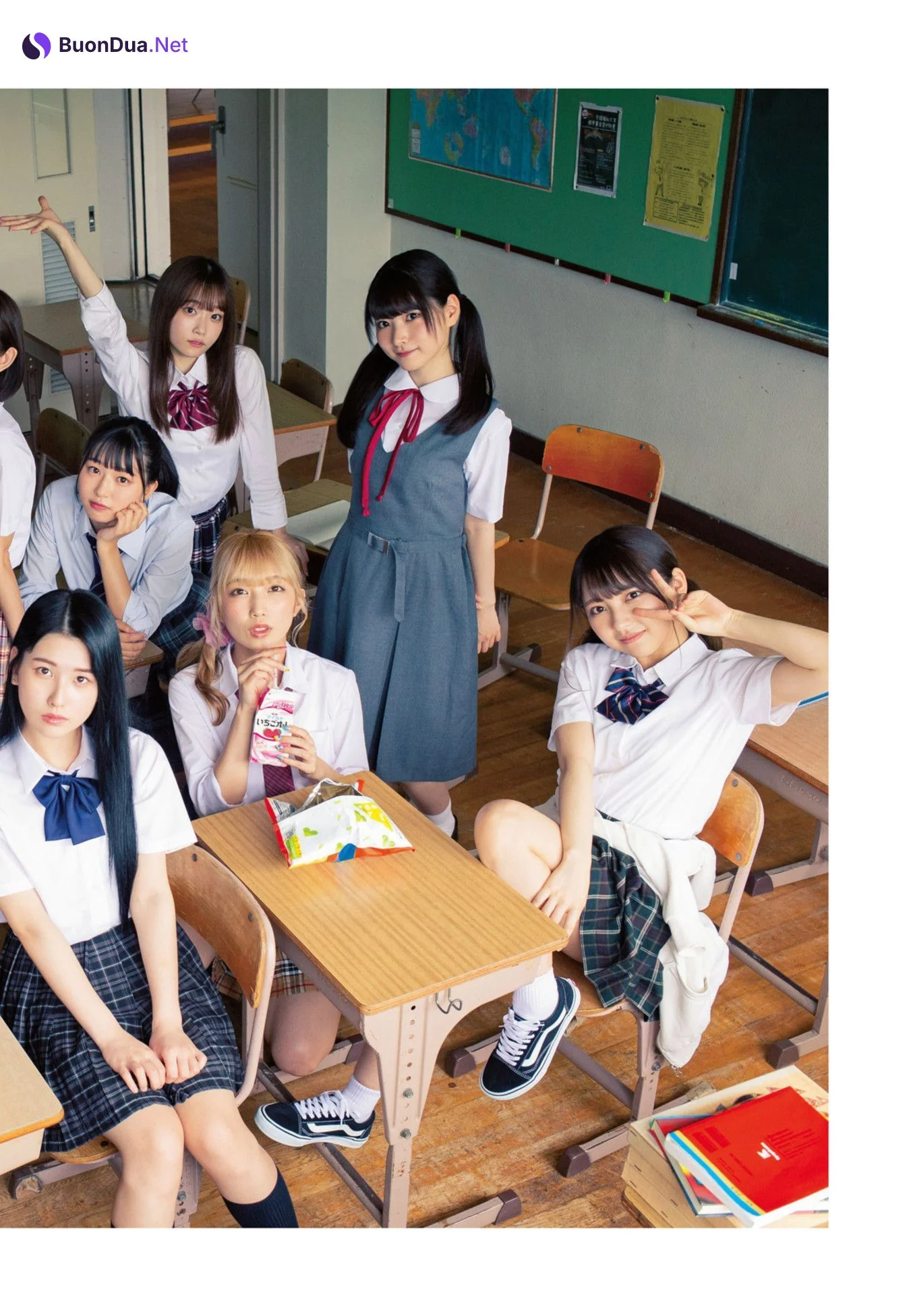 Nashiko Momotsuki 桃月なしこ, Miyu Kishi 岸みゆ, ENTAME増刊 2021.10 魁!! ゼロイチ学園ビジュアルブック - Photo 2