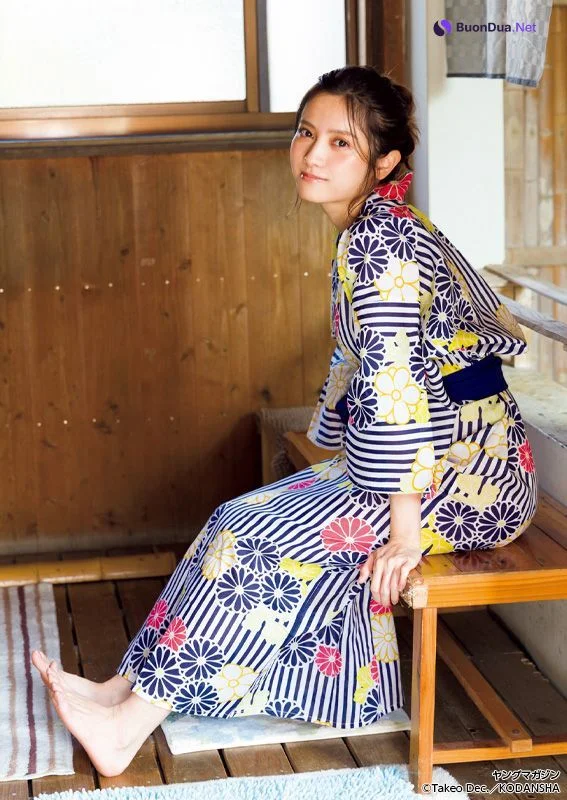 Nashiko Momotsuki 桃月なしこ, Young Magazine 2023 No.01 (ヤングマガジン 2023年1号) - Photo 13