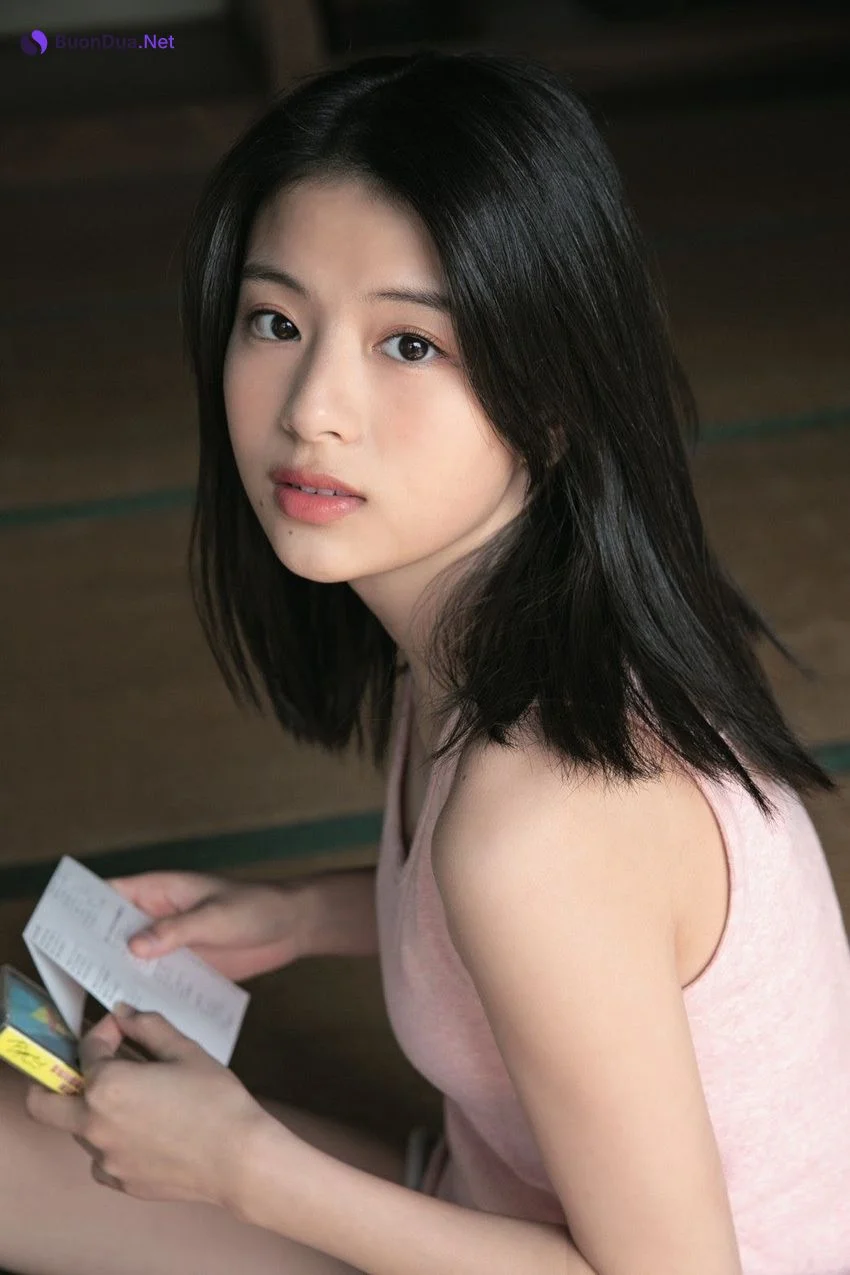 Natsuki Deguchi 出口夏希, Shonen Sunday 2021 No.01 (週刊少年サンデー 2021年1号) - Photo 10