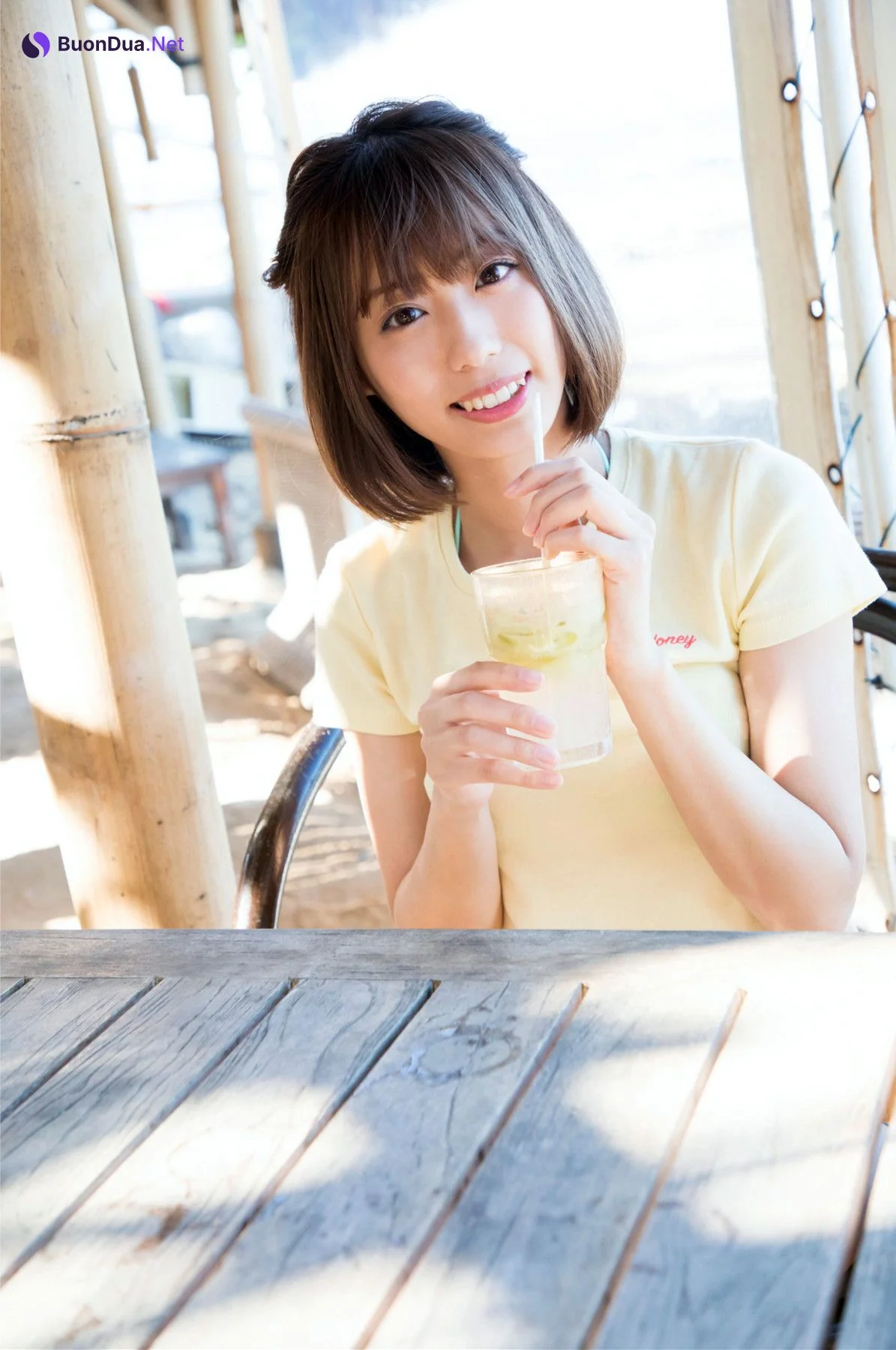Natsumi Yamagishi 山岸奈津美, FLASHデジタル写真集 [RESORT STYLE] Set.01 - Photo 2