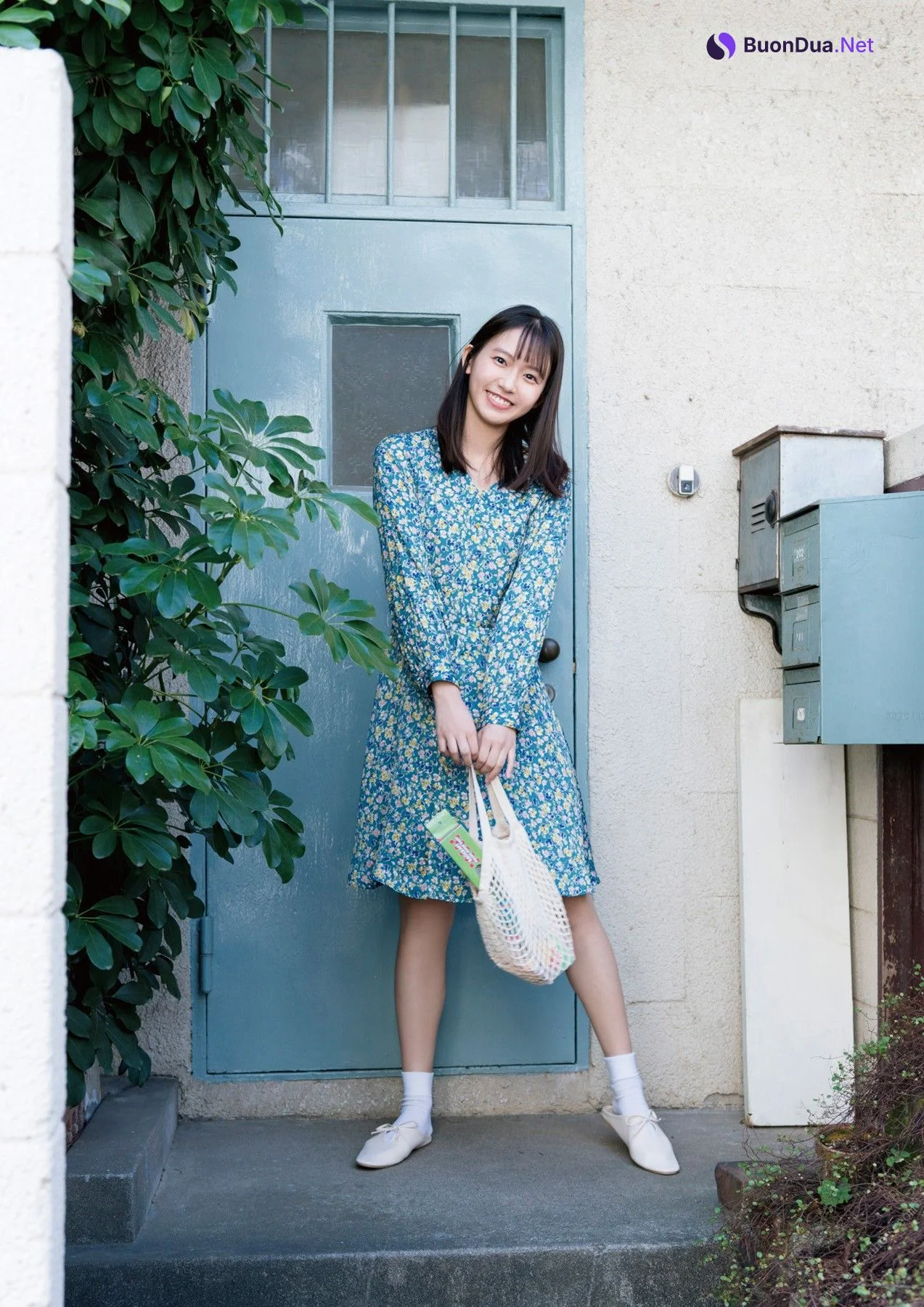 Nene Shida 志田音々, BOMBデジタル写真集 『おねえちゃんの休日』 Set.02 - Photo 2