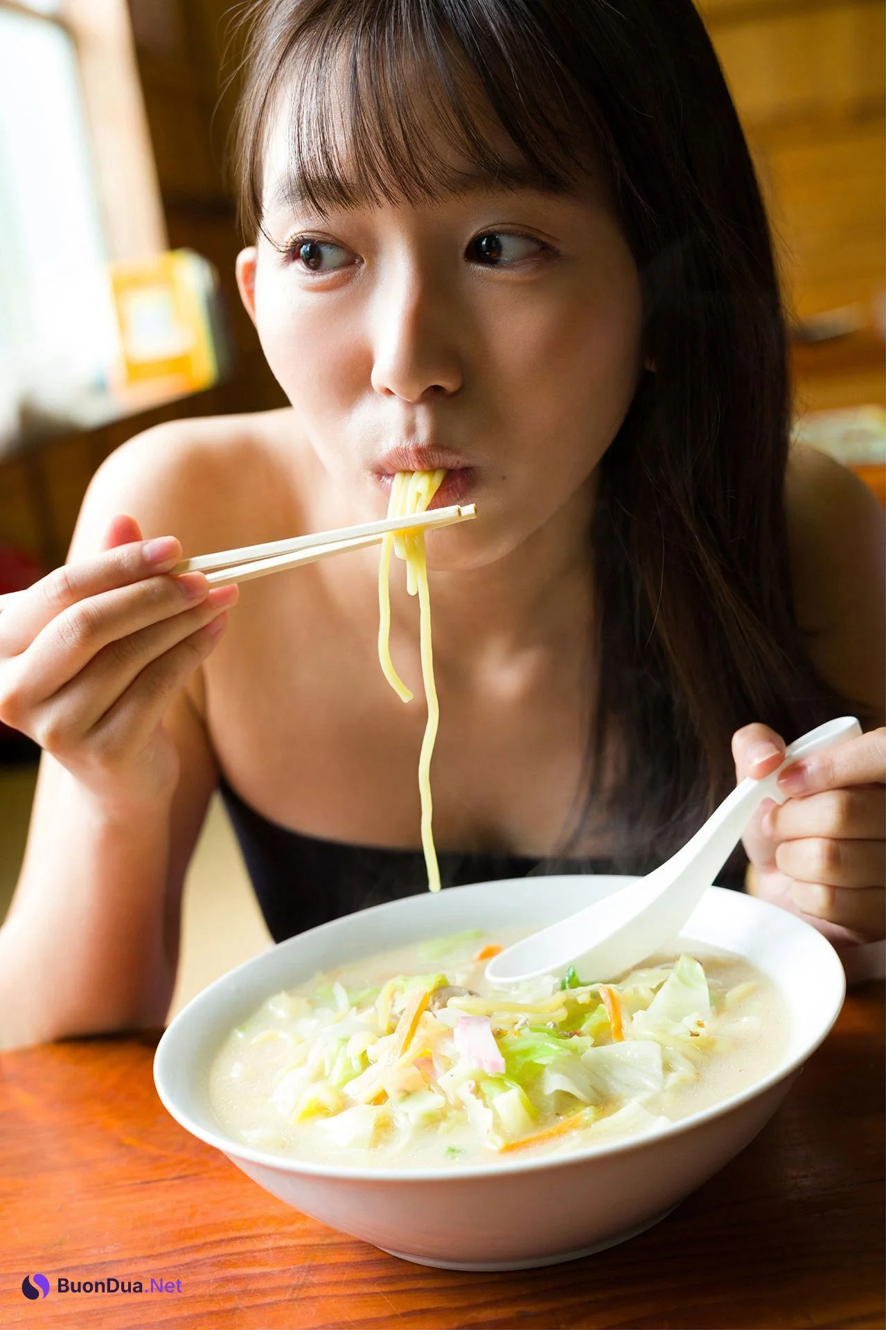 Nene Shida 志田音々, ファースト写真集アナザーバージョン 『ｎｅｎｅ－まるっとりっぷ－』 Set.05 - Photo 5