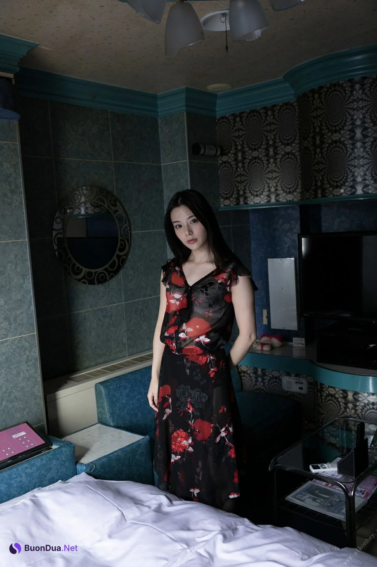 Nene Yoshitaka 吉高寧々, 週刊ポストデジタル写真集 「Love Hotel」 Set.01 - Photo 3