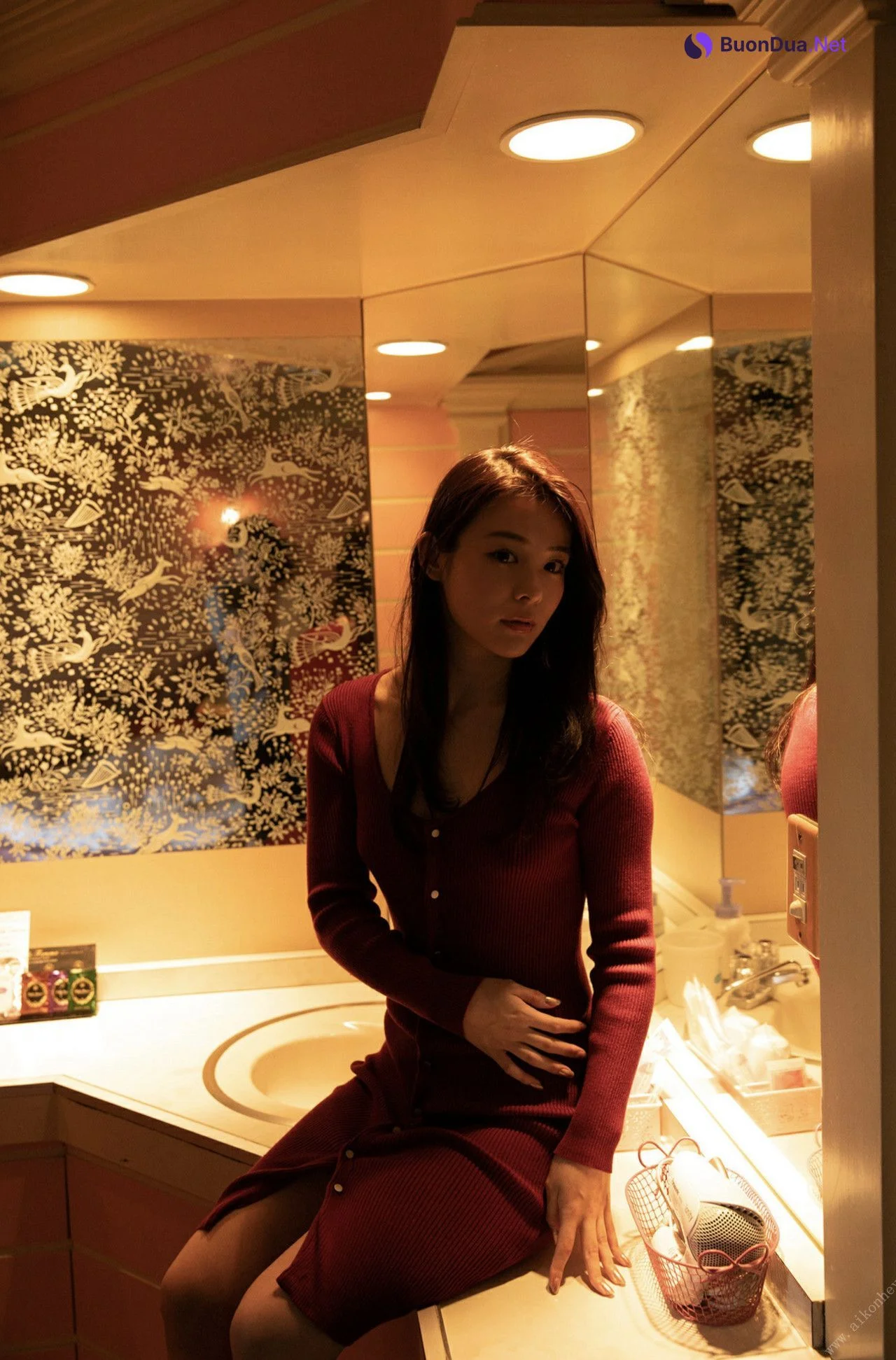 Nene Yoshitaka 吉高寧々, 週刊ポストデジタル写真集 「Love Hotel」 Set.02 - Photo 2