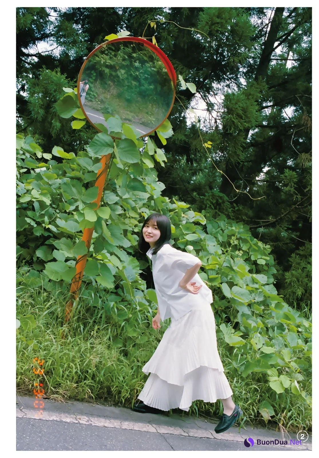 Neru Nagahama 長濱ねる, Shonen Magazine 2022 No.46 (週刊少年マガジン 2022年46号) - Photo 3