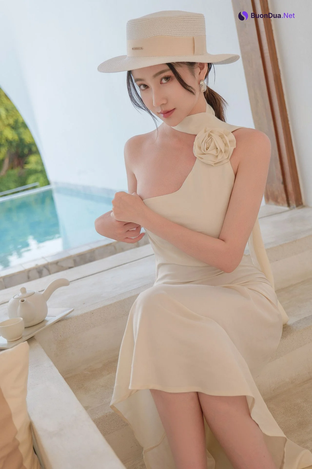 年年Nnian, 写真集 情迷法兰西 - Photo 5