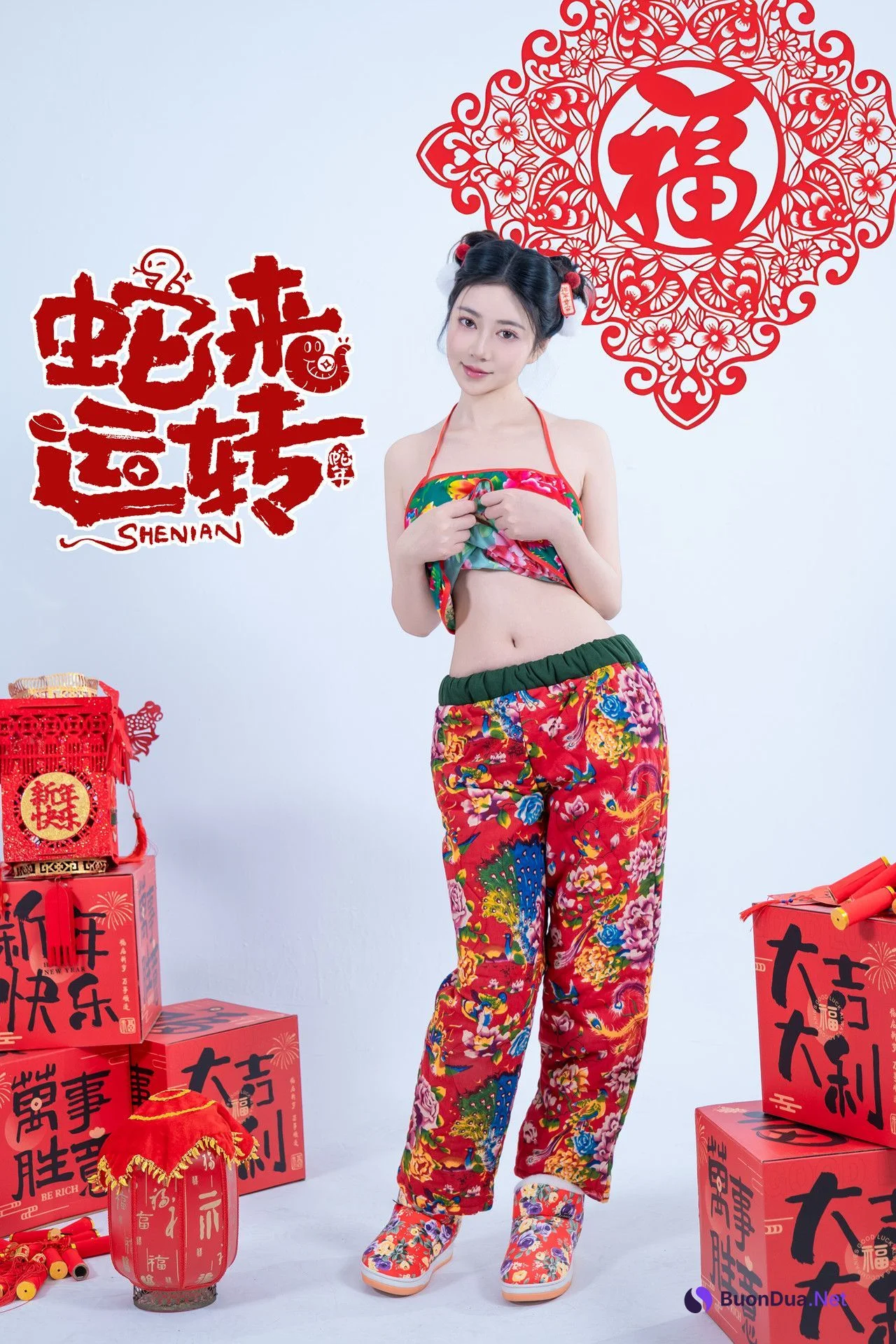 年年Nnian, 写真集 蛇来运转 - Photo 8