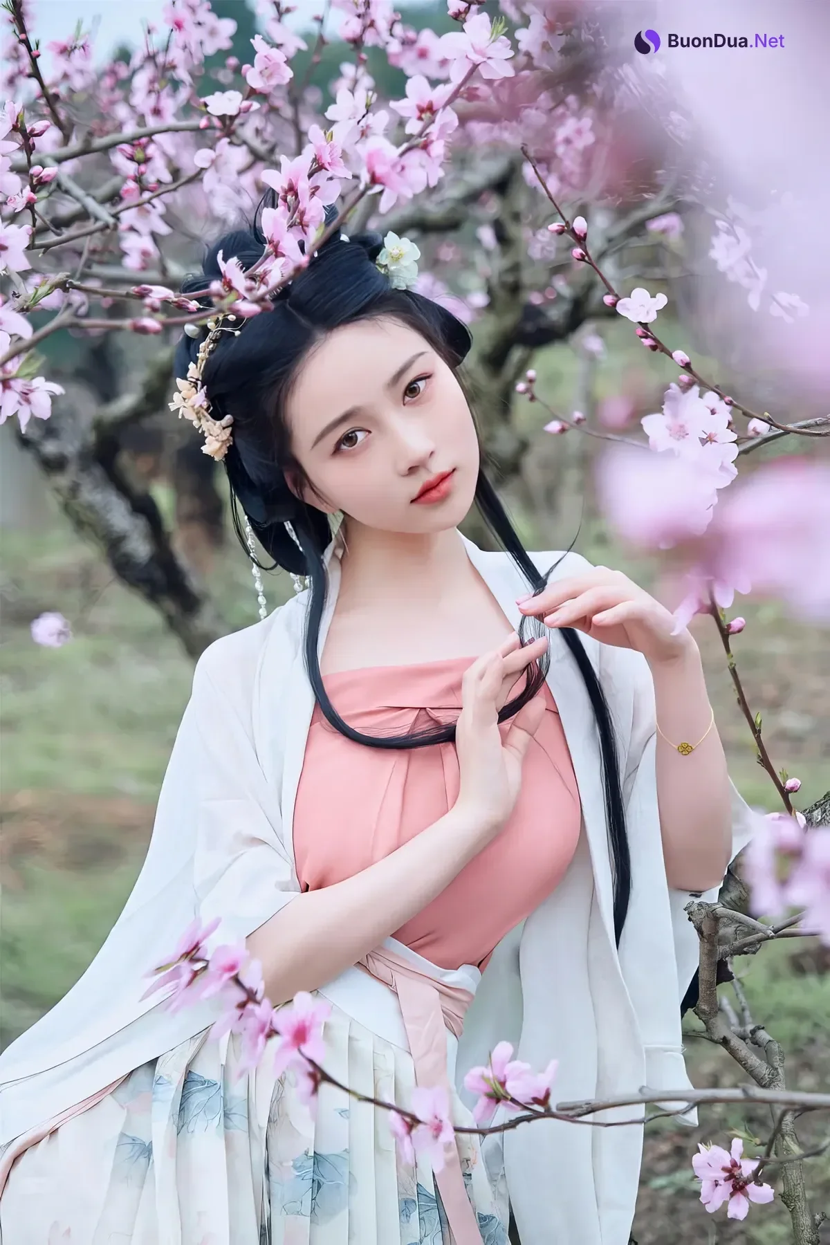 年年Nnian, 写真集 – 三月花 - รูปภาพ 3