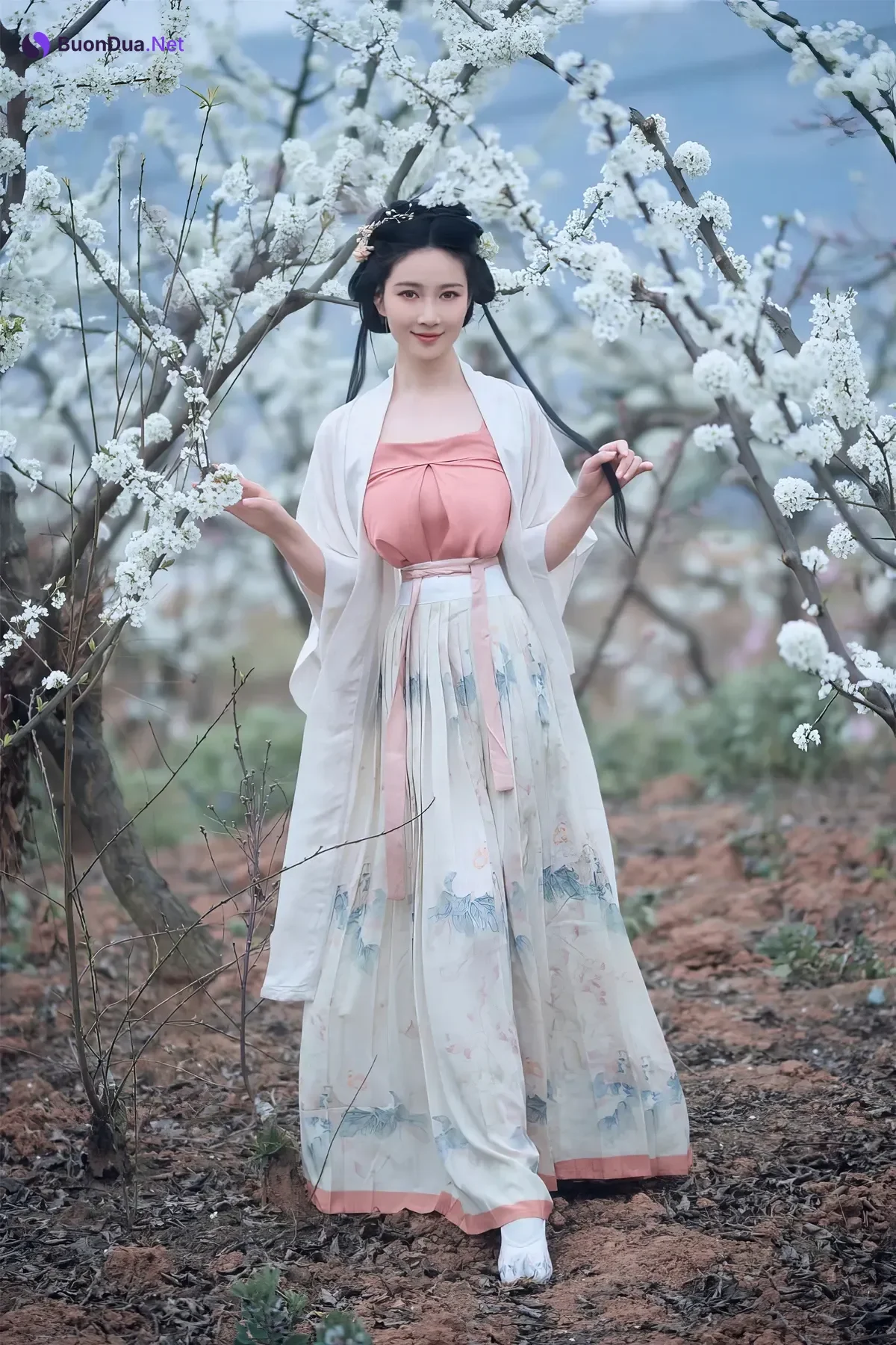 年年Nnian, 写真集 – 三月花 - รูปภาพ 5