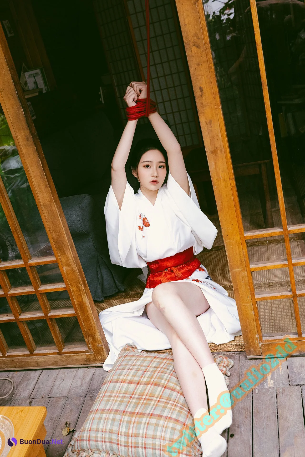 年年Nnian, 写真集 [A版]以爱之名 - Photo 12