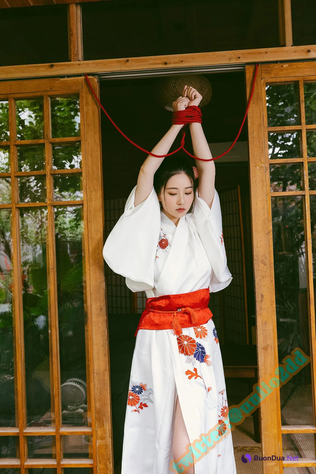 年年Nnian, 写真集 [A版]以爱之名 - Photo 14