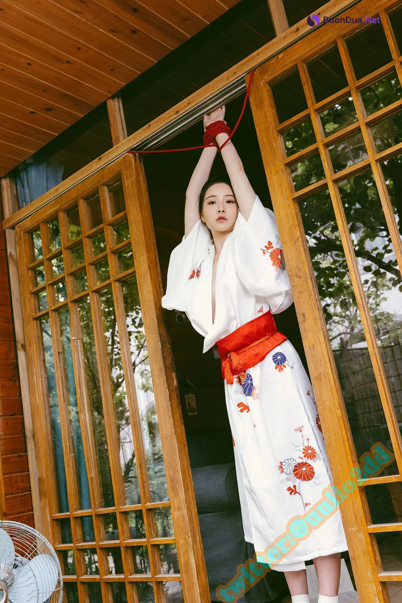 年年Nnian, 写真集 [A版]以爱之名 - Photo 17