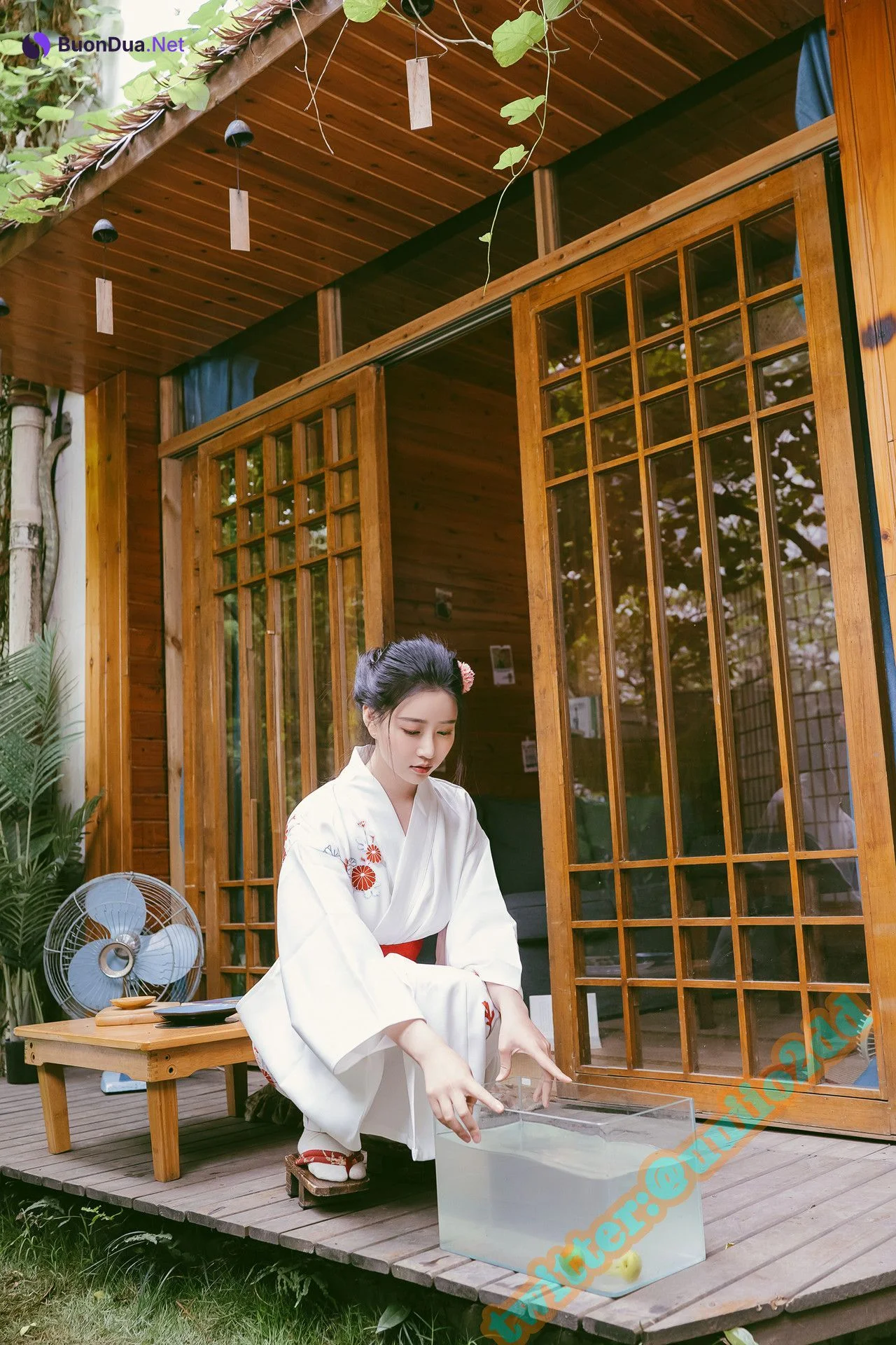 年年Nnian, 写真集 [A版]以爱之名 - Photo 3