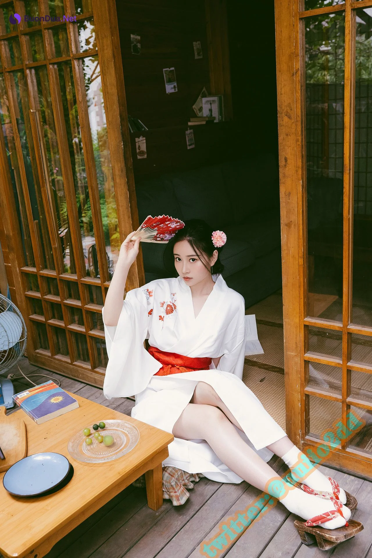 年年Nnian, 写真集 [A版]以爱之名 - Photo 5